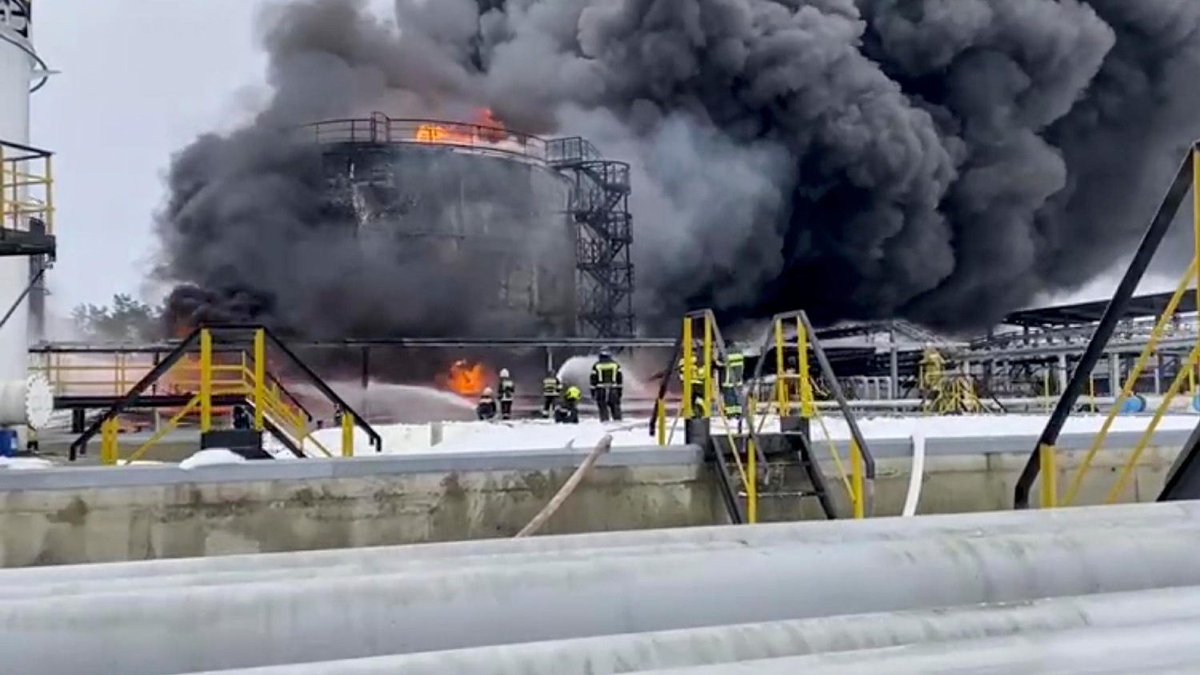 Ukraine needs to start hitting those oil refineries again now that it no longer needs to appease the Trump administration.