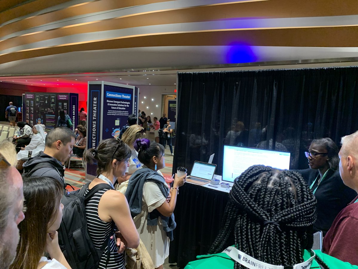 khanacademy's tweet image. #ISTE2025 Highlight! 🤩 Georgia educator Kawanna Jones led a Khanmigo session—and the energy was amazing! 🎤
Teachers loved how seamlessly it works with Khan Academy’s trusted content. We’re always building with teachers and students in mind. 💙