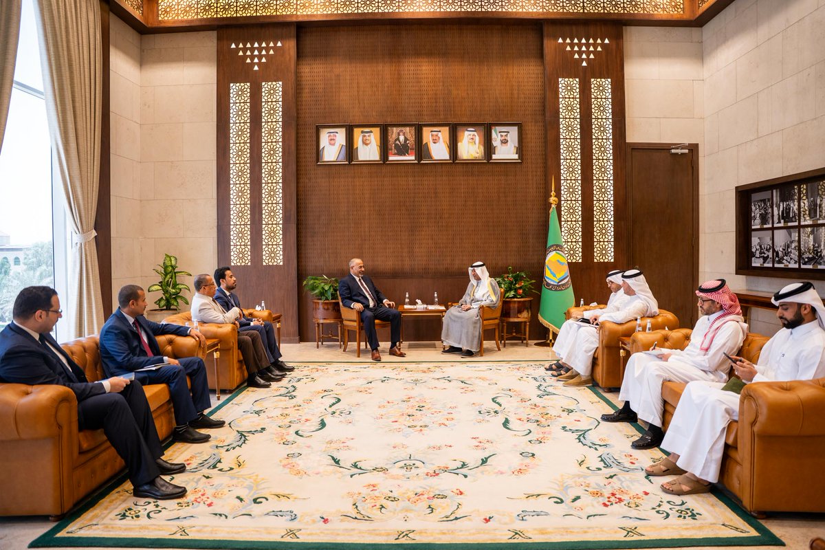 #عاجل |
الزبيدي يلتقي في الرياض أمين عام مجلس التعاون الخليجي جاسم البديوي
#south24