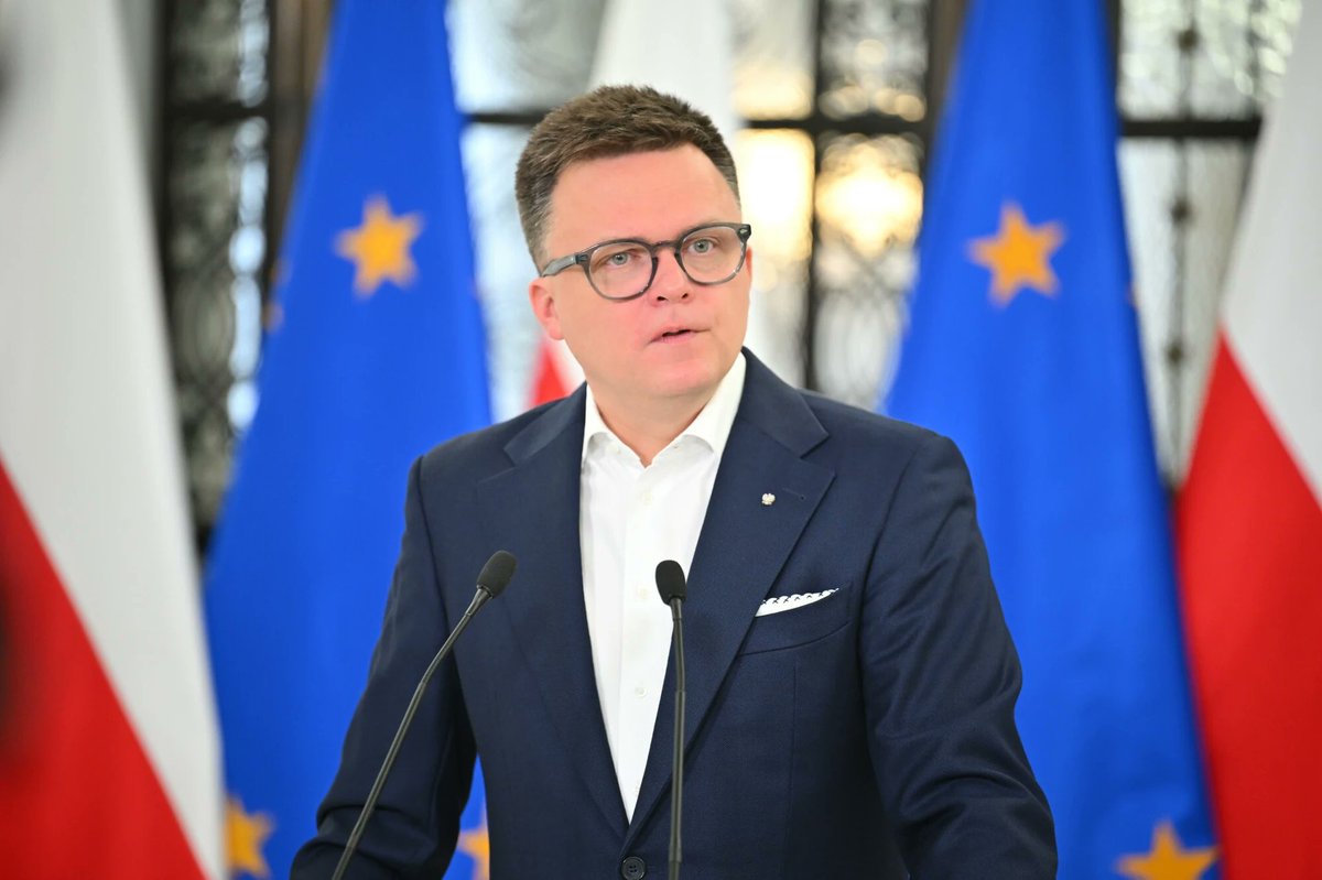 <a href="/szymon_holownia/">Szymon Hołownia</a>  – jest Pan KŁAMCĄ i ZDRAJCĄ!

ZDRAJCĄ, bo zdradził Pan ideały i tych, którzy Panu zaufali.
KŁAMCĄ, bo kłamie i dezinformuje Pan dziś bez wstydu — i to seryjnie.

Dezinformuje Pan w sprawie domniemania ważności wyborów prezydenckich.
Konstytucja mówi jasno o