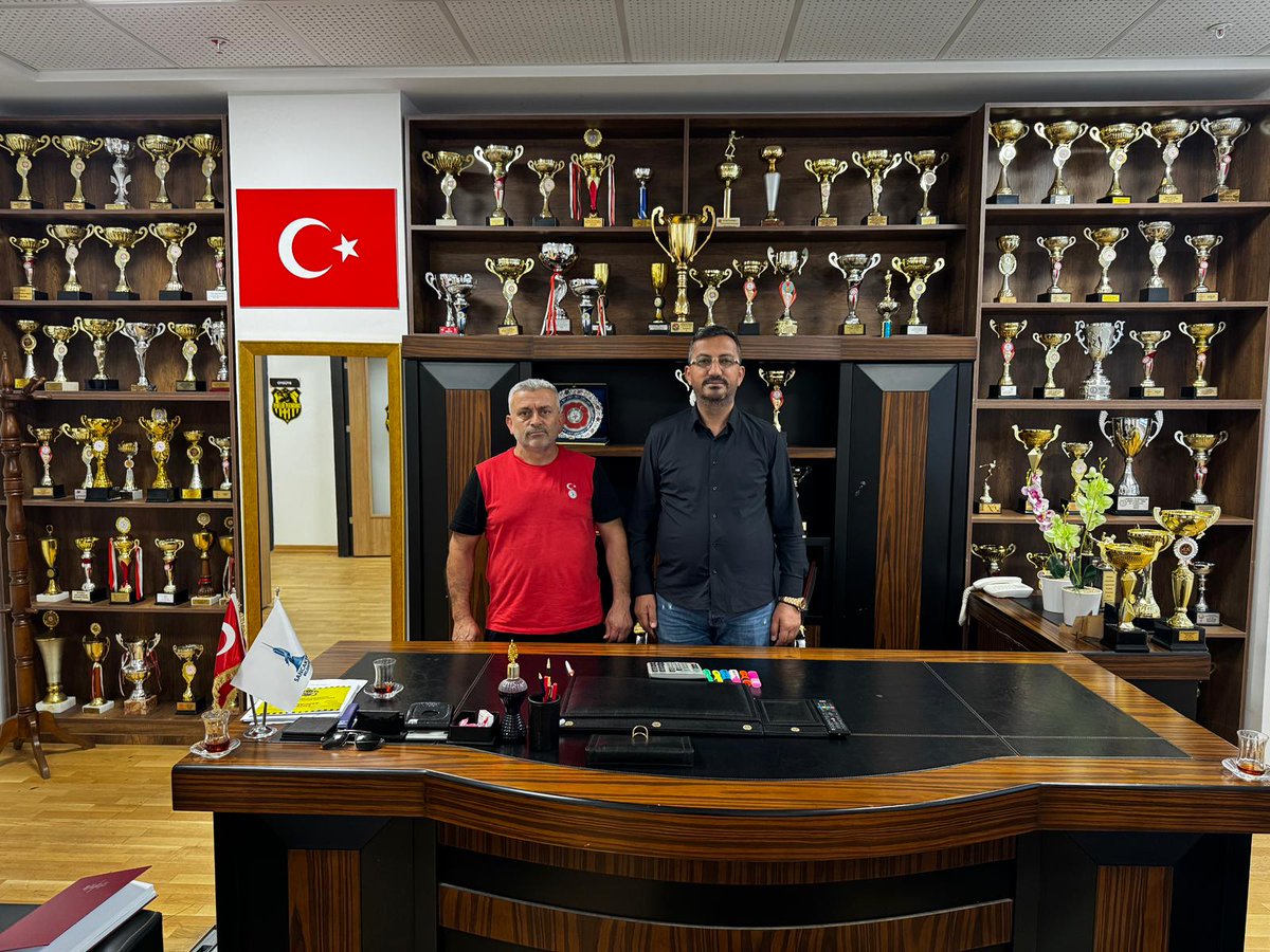 Yeni dönem planlamalarımız kapsamında; 
Güreş Antrenörlerimiz Sn: Ali Doğan, Müren Mutlu ve Ömer Yelkenbırak, Judo Antrenörlerimiz Sn: Onur Akgün ve Buse Akgün ile Hentbol Antrenörümüz Sn: Seyithan Güryeri'nin katılımıyla verimli bir değerlendirme toplantısı gerçekleştirdik.