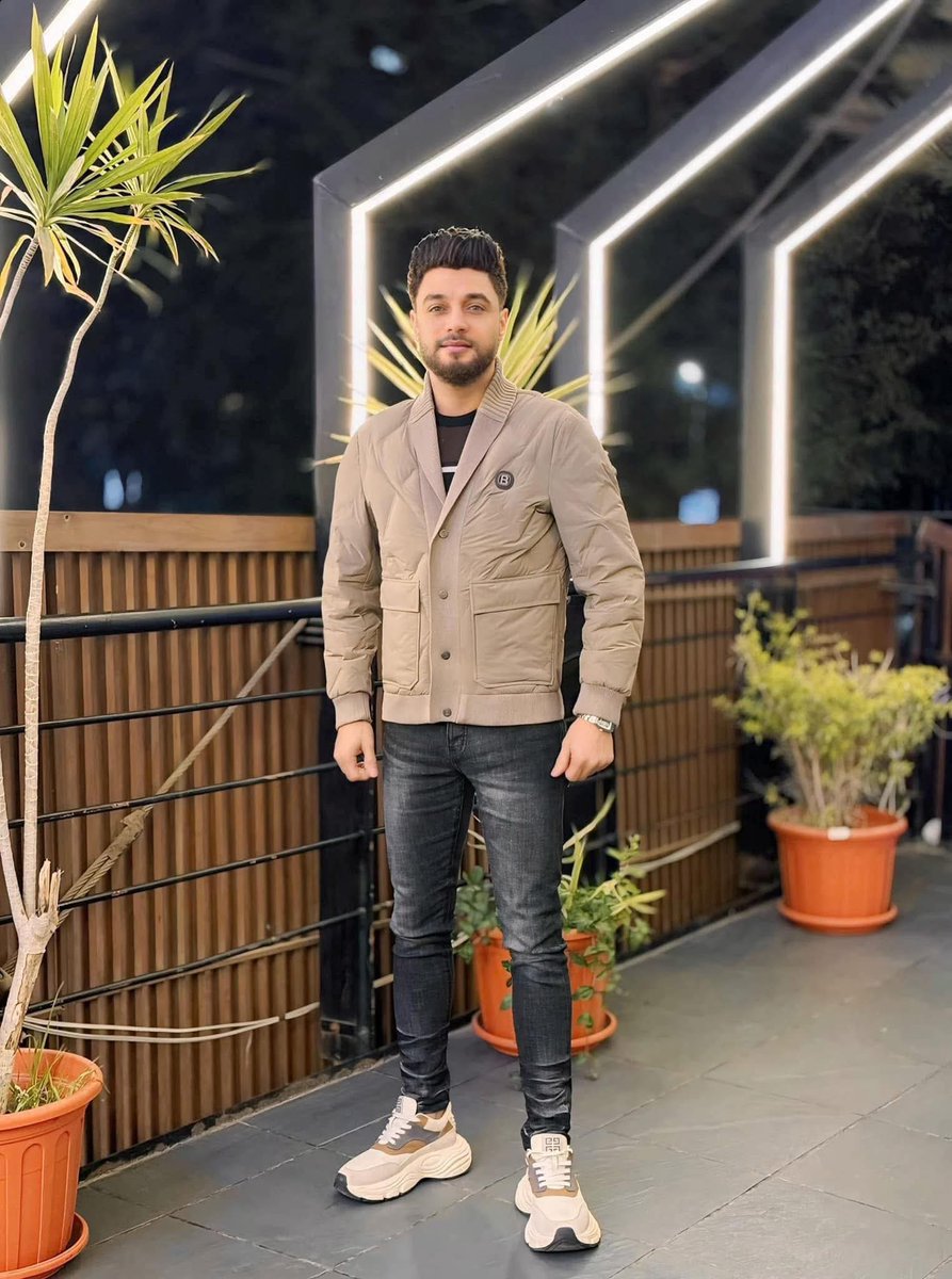 Helmy14Moh75043's tweet photo. انا زعلان عليه جدا والله تحس ان ابن ناس متربي ربنا يرحمه ويغفر له ويسكنه فسيح جناته 
الدنيا ف ثانيه بتتشقلب ادعوا ربنا يحسن ختامنا ونخرج منها علي خير
#أحمد_عامر https://t.co/UACWUNxf5t