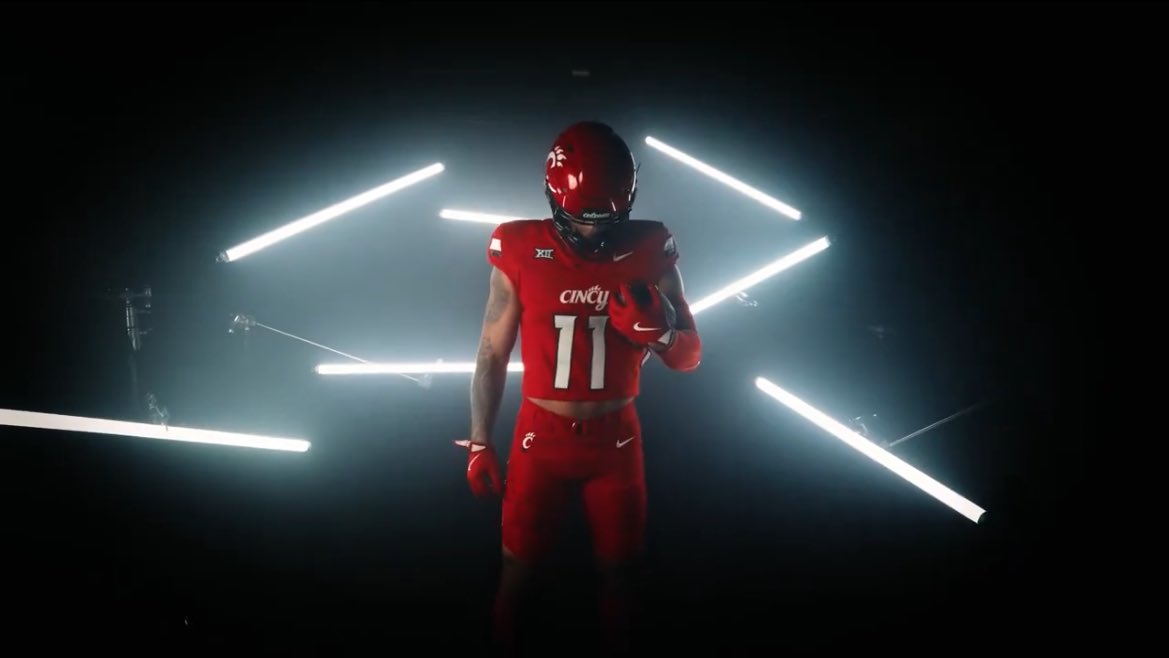 The red unis go so incredibly hard 🔥🔥🔥🔥🔥🔥🔥