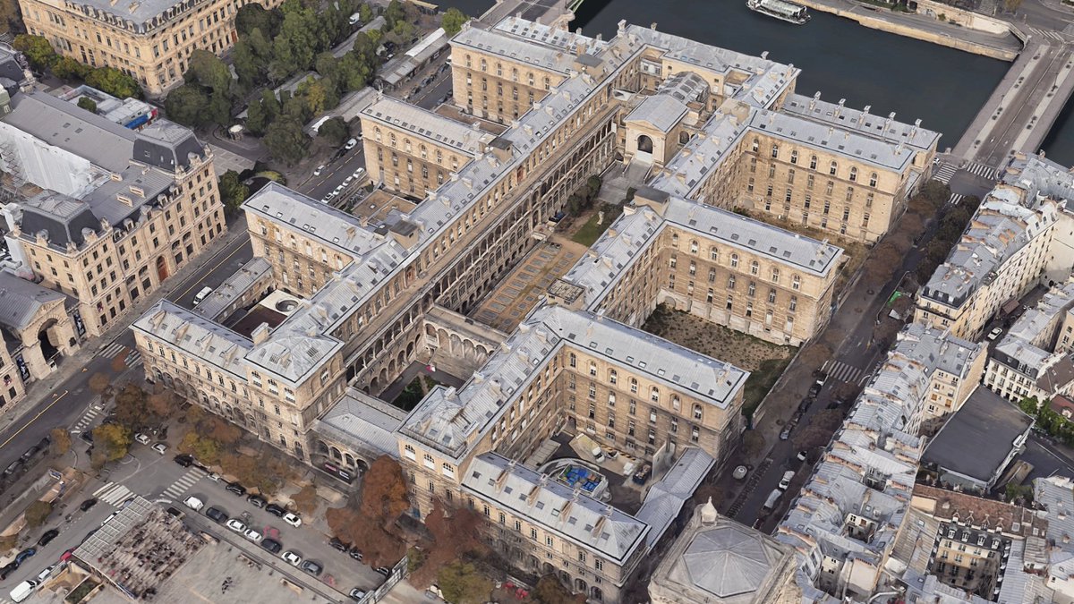 SOSParis's tweet photo. 🟥📢 Il est urgent de dire NON au projet “Nouvel Hôtel-Dieu” : l'enquête publique se termine ce vendredi 4 juillet à 17h (https://t.co/LsWcfDuS9O). Non à ce projet de réduction, privatisation, paupérisation et bétonnisation de l'hôpital millénaire du centre de Paris. 🟥

Les avis du public sont d'ailleurs majoritairement opposés, excepté ceux qui y ont un intérêt pécuniaire ou spéculatif.

Le projet Nouvel Hôtel-Dieu se compose de trois volets :

🔸Le volet hospitalo-universitaire, dont le maître d'ouvrage est l'Assistance Publique – Hôpitaux de Paris (@APHP). Il est prévu d'occuper au nord-est, côté rue d'Arcole /quai de la Corse, pas loin de 26.000 m², soit environ 50 % de l'ensemble.

🔸Le volet baptisé "Agora", conduit par la société @novaxia_paris sur une surface de près de 20.000 m² au sud, côté parvis de Notre-Dame, soit 40 % du projet. La moitié en est dédiée au pôle innovation et recherche en santé, l'autre moitié est un programme comprenant bureaux, commerces et logements.

🔸Le volet patrimonial et culturel, porté par le Centre des Monuments Nationaux (@leCMN) pour le compte du ministère de la Culture (@MinistereCC), sur 6.000 m² au nord-ouest, du côté de la rue de la Cité. Il s'agit de l'installation d'un musée dédié à la cathédrale Notre-Dame.

Il est urgent de dire non :

❌ Non à l'intérêt général de ce projet : il y est contraire

❌ Non à la mise en compatibilité du PLU de Paris

❌ Non à la réduction des surfaces et des offres de soin

❌ Non à la marchandisation de l'Hôtel-Dieu

❌ Non au surtourisme

❌ Non à la spéculation sur un territoire public

L’intérêt général du projet “Nouvel Hôtel-Dieu” est contestable. Il est tout à fait légitime quand il a pour objectif d’“assurer l’avenir du plus ancien site hospitalier de Paris, afin de garantir la permanence de l’activité hospitalière, de procéder à une rénovation intégrale du bâtiment”. Mais il est hautement contestable lorsqu'il s'agit “d’accroître le rayonnement du site, en y accueillant des activités nouvelles cohérentes avec l’histoire du lieu et sa vocation sanitaire”. Or ces  activités viendront amputer ses surfaces de soin et densifier et artificialiser les cours intérieures, en totale incohérence avec la vocation sanitaire du lieu quand il s'agit de restauration et commerces.

De même, il faut refuser la mise en compatibilité du PLU de Paris qui nécessite de reclasser une partie du site du projet de zone urbaine de grands services urbains (UGSU) en zone urbaine générale (UG) pour autoriser les destinations d’habitation, de bureaux et de commerces des volets “Agora” et patrimonial, refuser d’autres évolutions du PLU rendues nécessaires du fait de contraintes architecturales, fonctionnelles et urbaines du projet.

👉️Notre tribune du 15 juin 2020 dans @lemondefr, cosignée par @bernstephane reste d'actualité puisque le projet est resté le même : https://t.co/ox8YvwtUvz

👉️Elle est d'ailleurs citée par le diocèse !
(https://t.co/wQTqEQvnNy)

🗣️ La voici en intégralité
Tribune : “Donnons un souffle universel au projet de transformation de l’Hôtel-Dieu de Paris”

Le projet choisi accorde un tiers de l’ensemble à des start-up, une galerie commerçante, de l’hôtellerie et une résidence étudiante. Un collectif d’acteurs du patrimoine, du monde associatif et d’intellectuels, dont Stéphane Bern, demande son abandon et que l’on renoue avec l’attention portée aux plus démunis. Benoist de Sinety, vicaire général du diocèse de Paris, signe également cette tribune.

Tribune. Depuis le Moyen Age, au cœur de Paris, l’Hôtel-Dieu a été dédié aux pauvres et aux malades. A l’ombre des tours de Notre-Dame, il symbolise avec force l’attention et le soin aux plus faibles, aux plus démunis ainsi que la place qui leur est due au cœur de notre cité, en accord avec la fraternité de notre devise républicaine. Quand le préfet Haussmann transforme à « coups de hache », comme l’écrit Emile Zola, l’île de la Cité, Napoléon III maintient l’Hôtel-Dieu afin qu’il reste le “palais des pauvres”.

Le projet, approuvé en décembre 2019 par le conseil d’administration de l’Assistance Publique-Hôpitaux de Paris (AP-HP), s’empare du plus beau tiers de cet ensemble donnant sur le parvis de Notre-Dame et le transformerait, si le permis de construire était approuvé, dans une architecture altérée, en un vaste complexe où se mêleraient start-up médicales, galerie commerçante, hôtellerie et résidence étudiante. Très loin de la fonction initiale des lieux et de la mission d’un hôpital qui dessert les 350.000 habitants du centre de Paris.

L’AP-HP a longtemps brandi la contrainte budgétaire comme prétexte à ses opérations immobilières (Laennec, Saint-Vincent-de-Paul, Boucicaut, Broussais, désormais Bichat et Beaujon). Avec la crise, l’Etat s’engage dans un important plan de financement de l’hôpital public et l’AP-HP n’a donc plus besoin, aujourd’hui, de chercher des solutions de financement dites « innovantes », qui ne sont bien souvent que des expédients budgétaires. Les acteurs concernés par l’Hôtel-Dieu – l’Etat, la Ville de Paris, l’AP-HP – doivent prendre en compte cette situation nouvelle.

🔹 Un des plus emblématiques hôpitaux français

La crise liée à la pandémie de Covid-19 a démontré l’attachement de la population française à son hôpital et au personnel hospitalier. Alors qu’il manifeste depuis plus de mille ans la gratuité de l’accueil, le moment est très mal choisi pour transformer l’Hôtel-Dieu, l’un des plus emblématiques hôpitaux français, et lui donner une autre fonction, commerciale qui plus est. Pensons au sort discutable du bâtiment de l’Hôtel-Dieu de Lyon, élevé grâce à la générosité des Lyonnais pour le soin des malades et transformé en tout autre chose. La fonction marchande ne peut prévaloir sur le bien-être et la santé des citoyens.

Anticipons les conséquences dramatiques de la crise qui vient mais aussi les opportunités offertes pour transformer notre modèle économique et social. Est-il besoin, dans le centre de Paris, de nouvelles boutiques et de restaurants gastronomiques alors qu’ils abondent déjà et que les touristes ne reviendront que progressivement dans une ville appelée à se transformer ? Est-ce le visage de la France que nous souhaitons montrer au monde ?

Pour les Français, cette dernière année a été marquée par deux drames : le 15 avril 2019, Notre-Dame a brûlé ; à partir du mois de janvier 2020, l’épidémie de Covid-19 a sévi, jusqu’à maintenant. Dans les deux cas, la réaction collective a été dans le sens d’une réinvention de notre destinée commune. Nous ne pouvons pas laisser partir en fumée notre héritage et détruire notre environnement. Nous ne pouvons pas laisser se dissoudre ce qui fonde notre civilisation : la personne humaine qui l’emporte sur l’acteur économique, le sens de l’autre, l’attention au plus faible, le soin du malade.

🔹 Donner un autre souffle à ce projet

C’est pourquoi nous en appelons aux plus hautes autorités de l’Etat ainsi qu’aux candidats à la Mairie de Paris, pour que le projet de l’Hôtel-Dieu, au cœur d’un des lieux originels de notre histoire nationale, prenne un nouveau cours et demeure un symbole manifeste : la France place la solidarité et la fraternité au cœur de son avenir.

L’Hôtel-Dieu est aujourd’hui un hôpital de proximité avec des urgences, un centre d’imagerie, des lits d’hospitalisation et des consultations. Pour son futur, plusieurs idées ont germé, associant hôpital, accueil des sans-abri et fonction culturelle grâce à un projet architectural repensé. Pendant le confinement, et cela durera, de nouvelles personnes ont été frappées par la pauvreté. Des familles entières, des personnes isolées, toute une population d’invisibles, se sont présentées aux distributions d’aide alimentaire. Il faudra les accueillir dignement grâce à un suivi médico-social de qualité. Et pour que les associations caritatives travaillent efficacement et sereinement, il leur faudra des lieux adaptés. Pendant et hors confinement, les victimes de violences requièrent aussi des soins médico-psycho-sociaux et une mise à l’abri : un centre d’accueil des victimes en plein cœur de Paris serait un projet humain et nécessaire lié à un centre de formation aux questions médico-sociales. Rêvons encore : des lits de gériatrie, de soins de suite ou de soins palliatifs, un lieu d’accueil des personnes handicapées qui font défaut dans la capitale ; pourquoi ne pas les accueillir à l’Hôtel-Dieu, puisque le beau est aussi thérapeutique ? Dans ce lieu mondialement connu, pourquoi ne pas créer un centre international de la médecine humanitaire du XXIe siècle avec ses activités de soin, de santé publique, de formation et de recherche ?

Pendant la crise, la France s’est soudée autour du personnel hospitalier. Des voix s’élèvent pour qu’il lui soit rendu hommage et que cet hommage se matérialise par l’installation à l’Hôtel-Dieu des collections, aujourd’hui en caisses, du Musée de l’AP-HP, en lien avec la cathédrale restaurée, de laquelle l’Hôtel-Dieu est indissociable. Le champ des propositions est donc ouvert. A l’aune de cette crise, l’heure est venue de donner un autre souffle à ce projet et de le recentrer sur ce qui fait l’essence de ce lieu, grâce à une réflexion associant tous les acteurs concernés. L’esprit de l’Hôtel-Dieu doit renaître et porter de nouveau un message universel d’humanité.

Signataires : Stéphane Bern, initiateur du Loto du patrimoine ; Patrick Doutreligne, président de l’Union nationale interfédérale des œuvres et organismes privés non lucratifs sanitaires et sociaux (@Uniopss) ; Xavier Emmanuelli, ancien secrétaire d’Etat, fondateur du Samusocial ; Véronique Fayet, présidente du Secours catholique ; Cynthia Fleury-Perkins, professeure au Conservatoire national des arts et métiers ; Alexandre Gady, professeur à la Sorbonne ; Bertrand Galichon, praticien hospitalier à l’hôpital Lariboisière ; Philippe de La Chapelle, président de l’Association pour l’amitié ; @jack_lang, ancien ministre de la culture ; Robert Leblanc, vice-président de la Fondation Notre-Dame ; Maryse Lépée, présidente d’Aux captifs la libération ; Albert Lévy, architecte urbaniste, chercheur, Réseau Environnement Santé ; Jacqueline Lorthiois, urbaniste socio-économiste ; Gaël Manzi, président d’@Utopia_56 ; Christine Nedelec, présidente de France Nature Environnement Paris ; Charles Personnaz ; Christophe Prudhomme, médecin hospitalier et syndicaliste ; Michel Riottot, vice-président de l’association Sommeil et santé ; Benoist de Sinety, vicaire général du diocèse de Paris ; Emilie Tardivel, directrice scientifique de la chaire « Bien commun », @UnivCathoParis ; André Vacheron, membre de l’Institut ; Michel Zink, de l’Académie française.