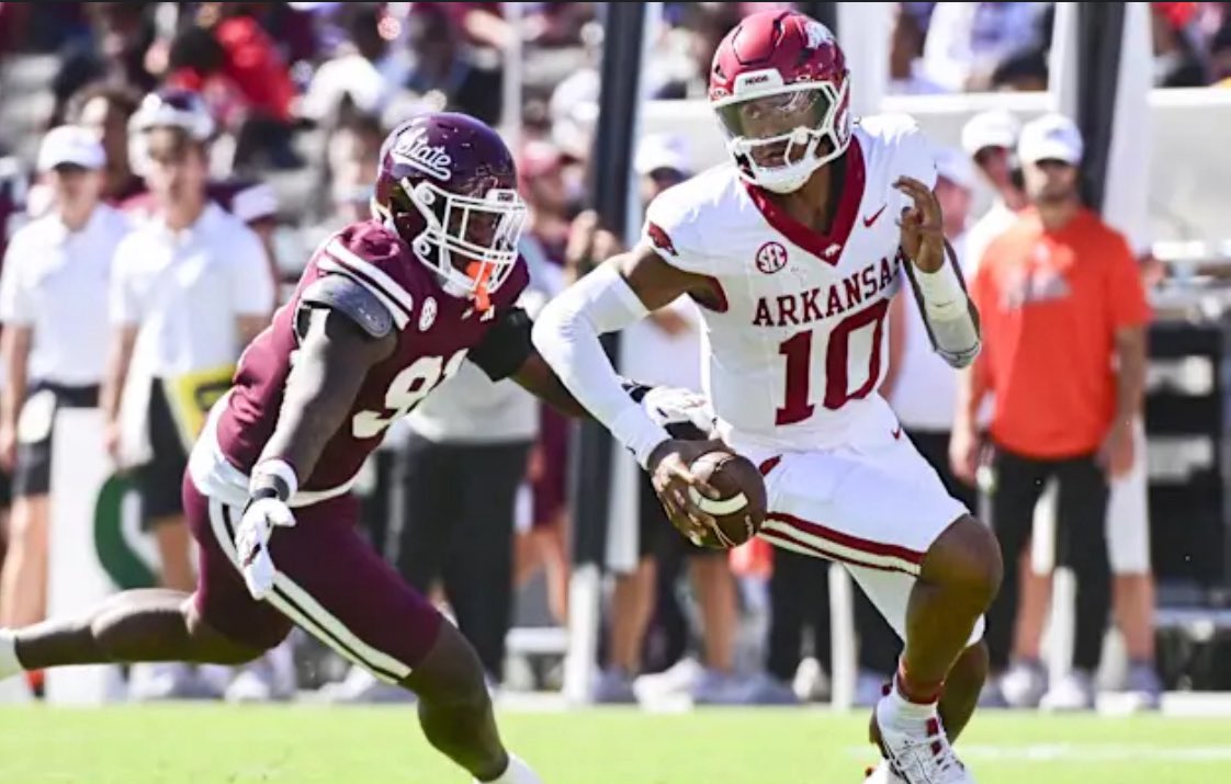 Great conversation with <a href="/coachdt48/">David (DT) Turner</a> blessed to receive an offer from <a href="/HailStateFB/">Mississippi State Football</a>  
#AGTG