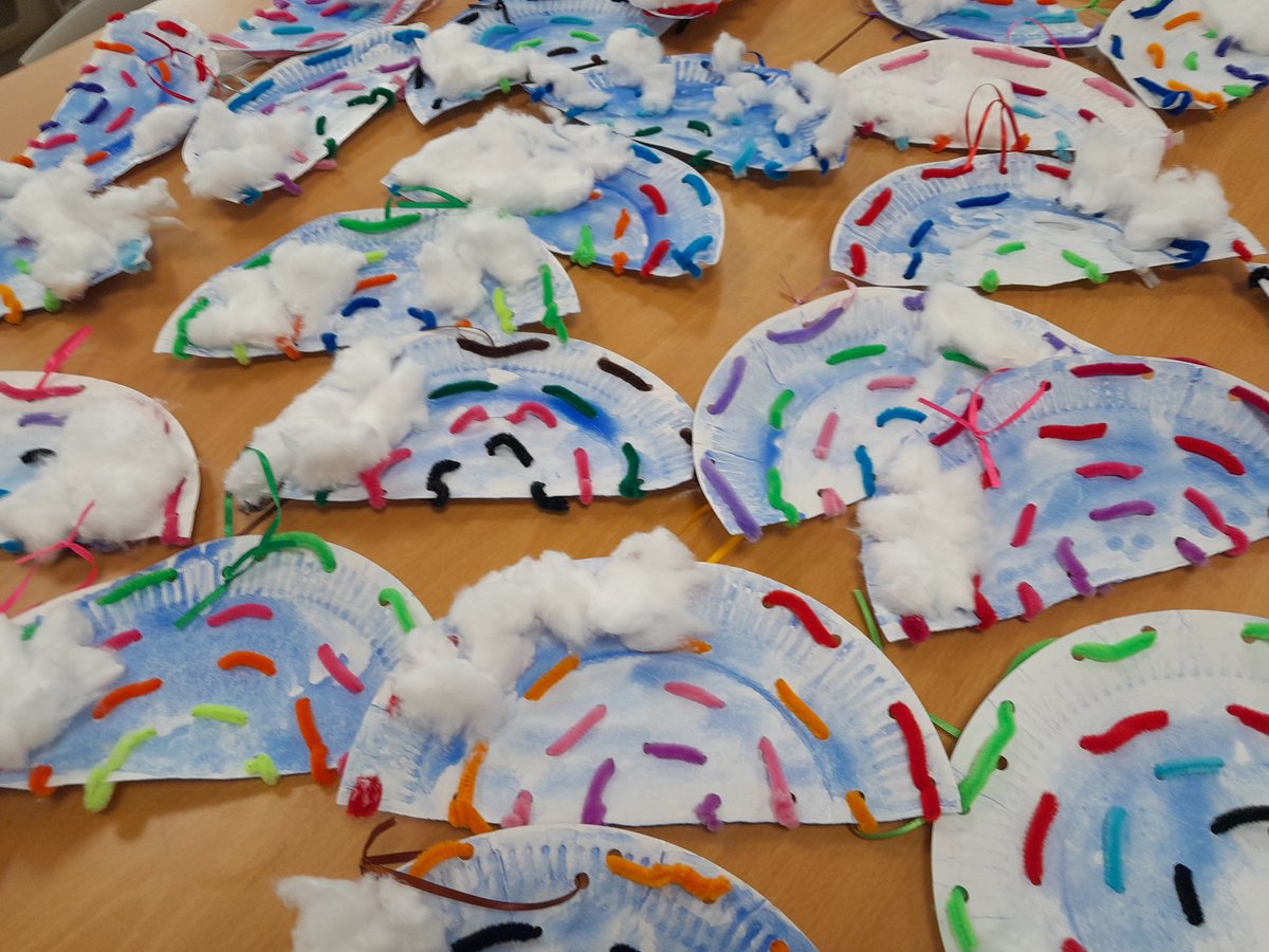 Reception have been learning the art of weaving this half term. We have been weaving pipe-cleaners through a paper plate to create a beautiful rainbow.  🌈 Today, we finished off our creations with some fluffy white clouds made from cotton wool.