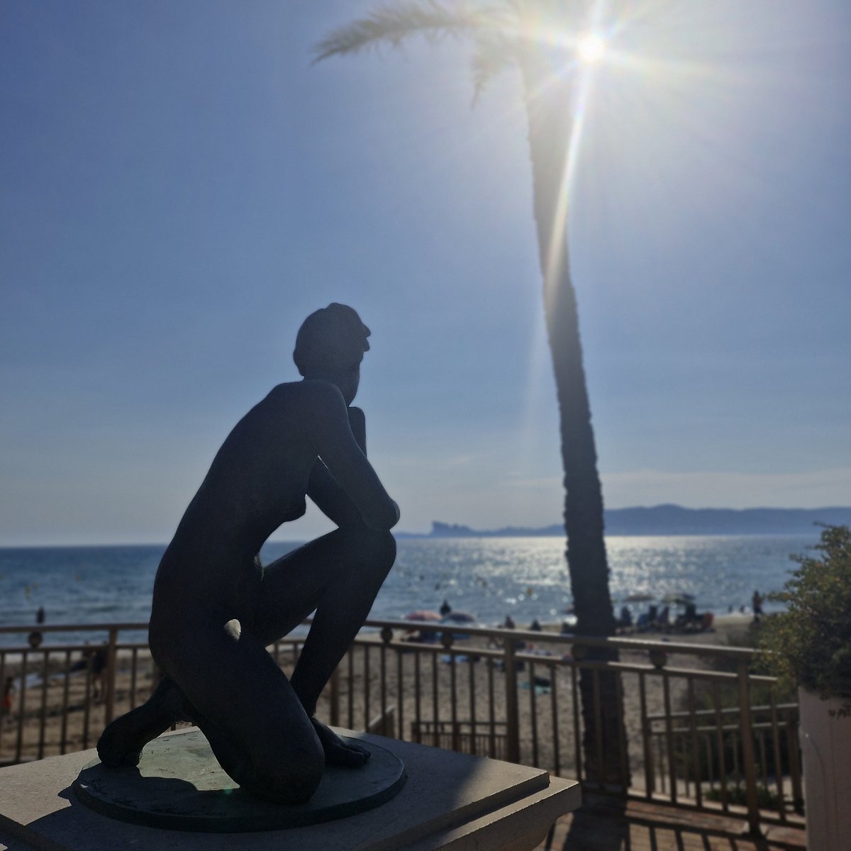 One year on from Labour’s election—and my cancer diagnosis—I reflect on growth, welfare, and why co-production needs to be central to care reform.

What if we’d cared enough to co-produce from the start?

🧵 Read more: pete62jackson.com/2025/07/02/twe…

#CareIsAnEconomy #CoProduction