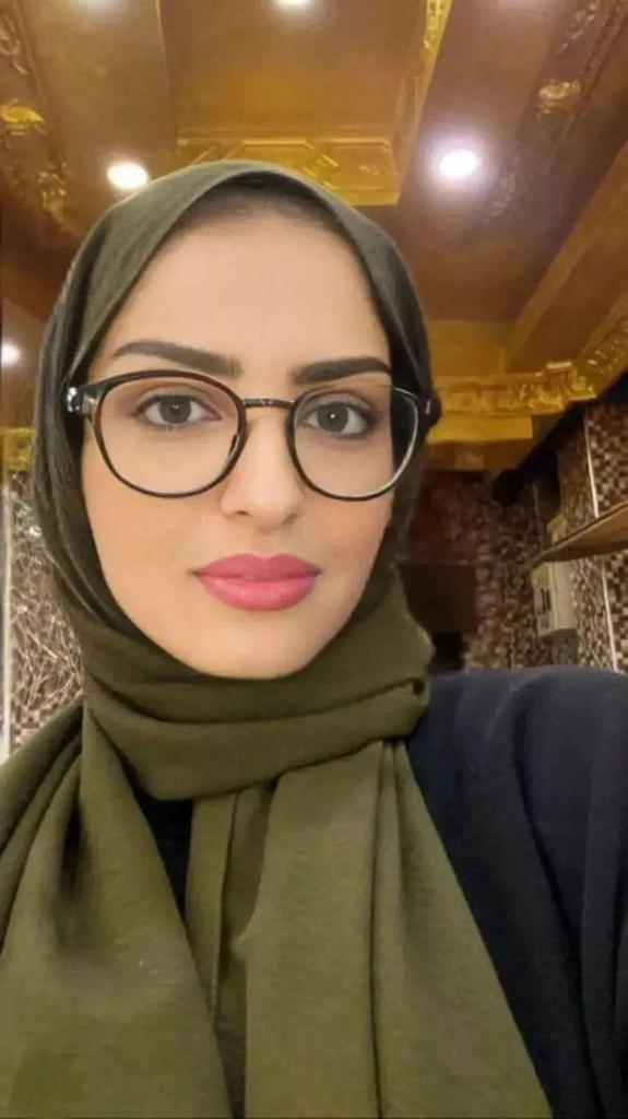 انا دكتورة غنيه جدا ابحث عن رجال فقير لايهم عمره ومدينته ثروتي تقدر 30 مليون عمري 35 شركات باسمي ليس لدي ابناء ابحث عن زوج من اي دولة وجاهزة اسفرة علئ حسابي.hj