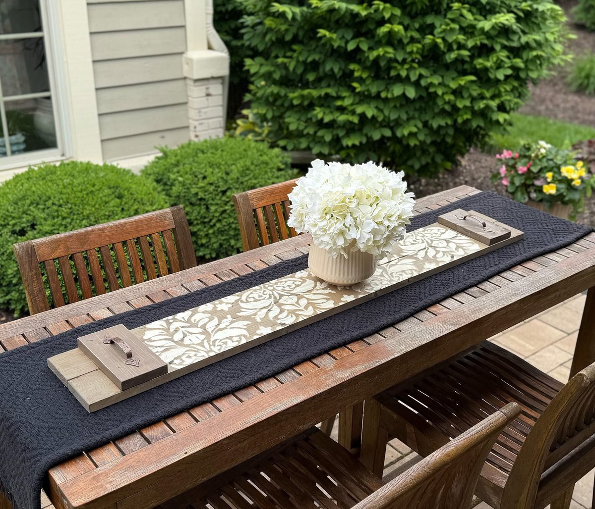 boardandbrushcs's tweet image. 𝐉𝐔𝐋𝐘 𝐍𝐄𝐖 𝐑𝐄𝐋𝐄𝐀𝐒𝐄 ☀️🍉🌿
Check out our playful patterns and summertime charm! Brighten your home and your gatherings with fruity porch signs, floral trivets and BBQ-ready trays. Plus, we&apos;re launching TWO NEW projects: the shutter trivet &amp;amp; a 3-board tray! 🤩