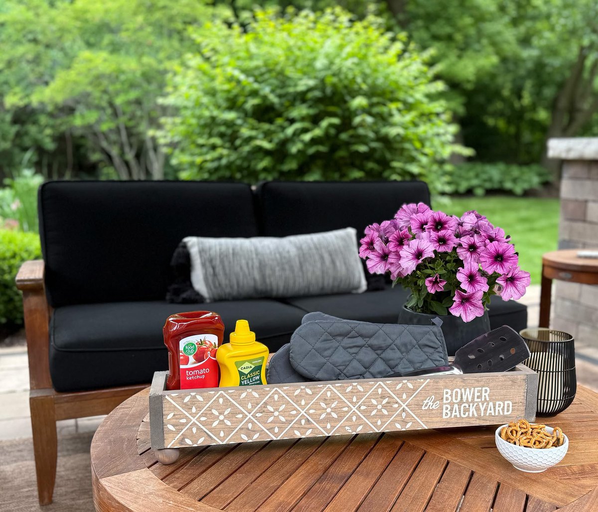 boardandbrushcs's tweet image. 𝐉𝐔𝐋𝐘 𝐍𝐄𝐖 𝐑𝐄𝐋𝐄𝐀𝐒𝐄 ☀️🍉🌿
Check out our playful patterns and summertime charm! Brighten your home and your gatherings with fruity porch signs, floral trivets and BBQ-ready trays. Plus, we&apos;re launching TWO NEW projects: the shutter trivet &amp;amp; a 3-board tray! 🤩