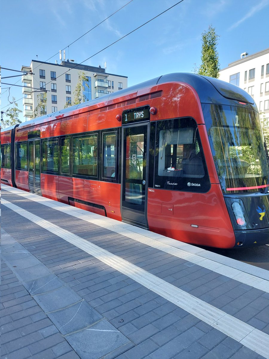 Palstalle's tweet photo. Tampereen ratikasta nähtyä.

#tampere #nysse #ratikka https://t.co/Zs9YSVLzxx