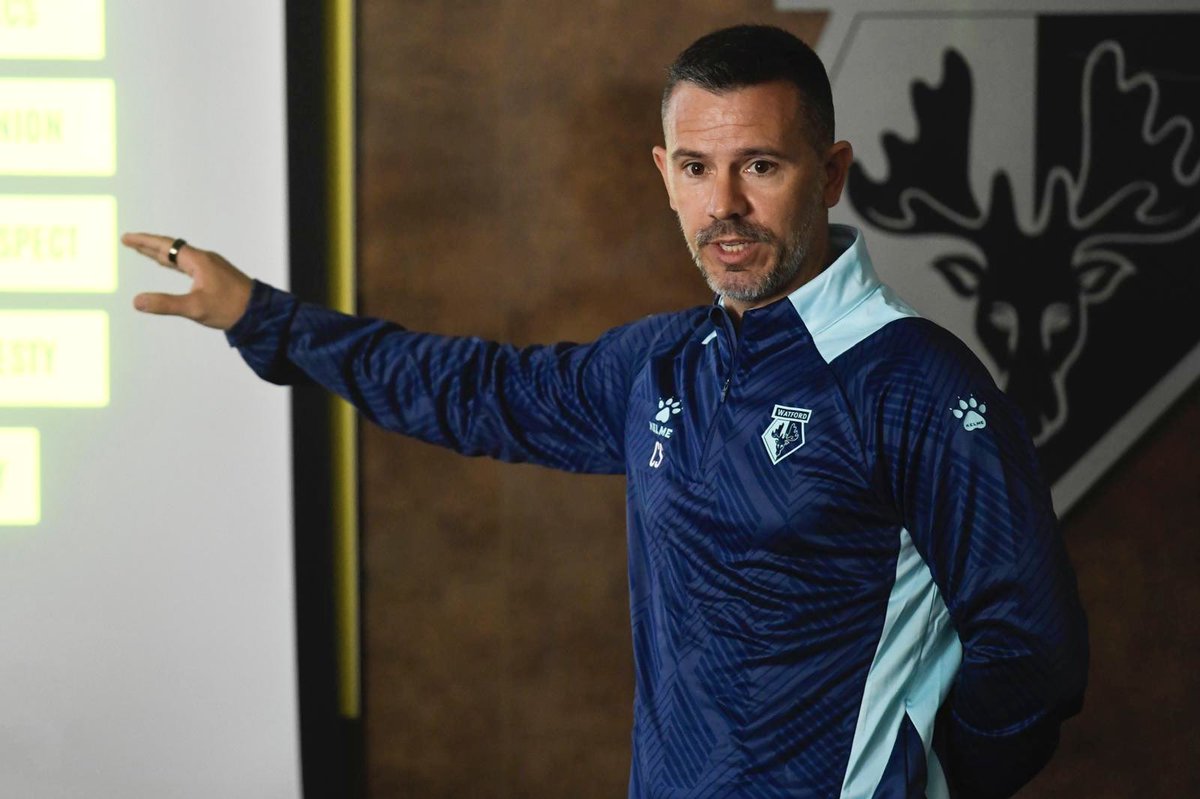 Inicia otra etapa del camino. Esta vez en Watford FC.

Gracias a Paulo Pezzolano por confiar nuevamente en mí.