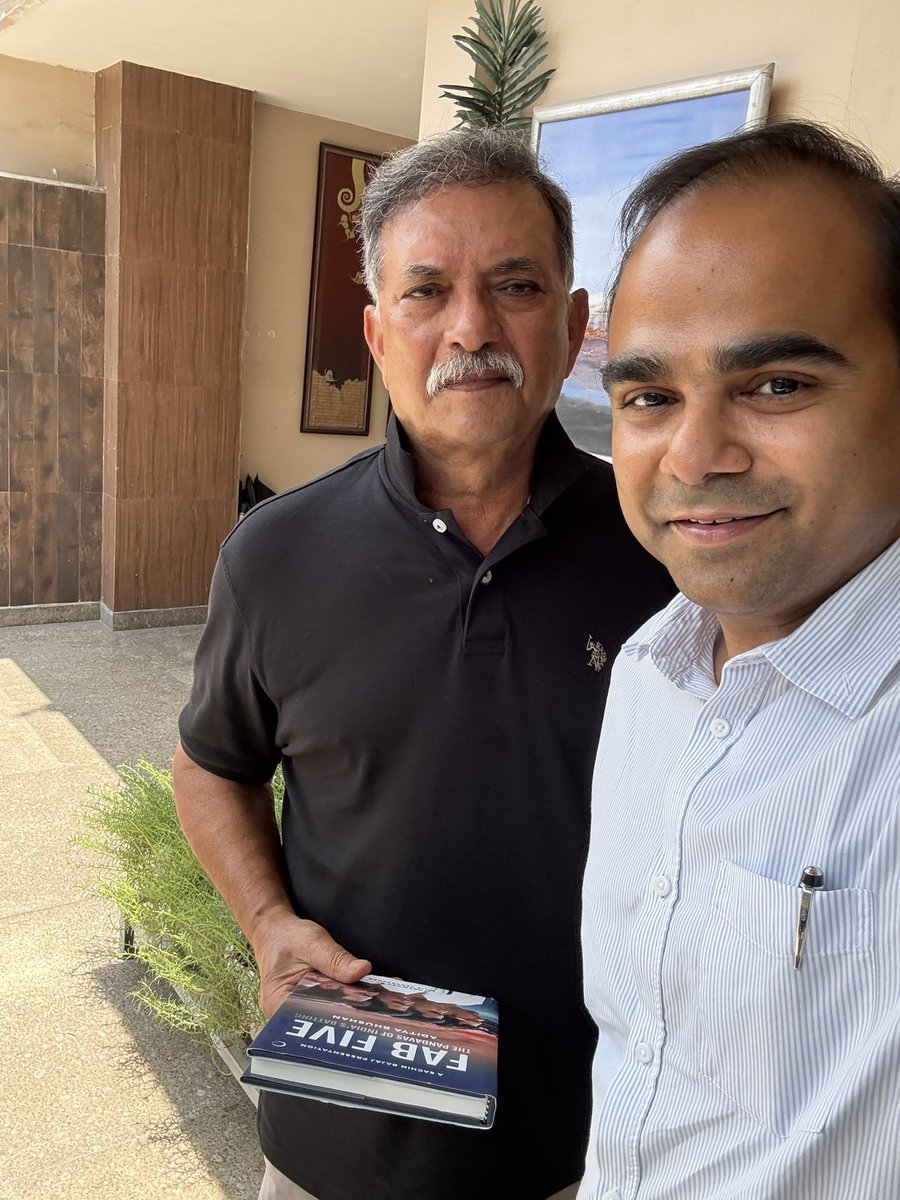 AdityaBhushan3's tweet image. Presented Fab Five to the second highest wicket taker of the 1983 World Cup @MadanLal1983 . He was the coach of the Indian team in 1996-97 which was as the early phase in the careers of Ganguly, Dravid and Laxman and had provided valuable inputs for the book. #FabFive #books