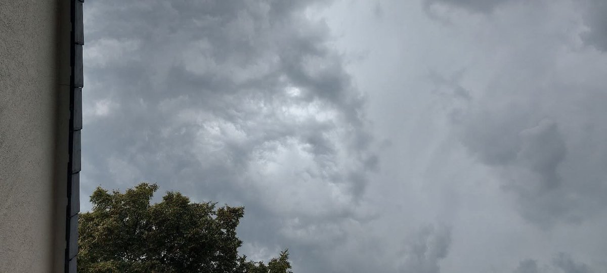 +++ UPDATE +++
📍Ratingen
Eine rotierende Wolke wurde über Ratingen gesichtet.
<a href="/Kachelmannwettr/">Kachelmannwetter</a> 
<a href="/sturmwetter1703/">Sturmwetter</a> 
#Ratingen #Unwetter #Wetter