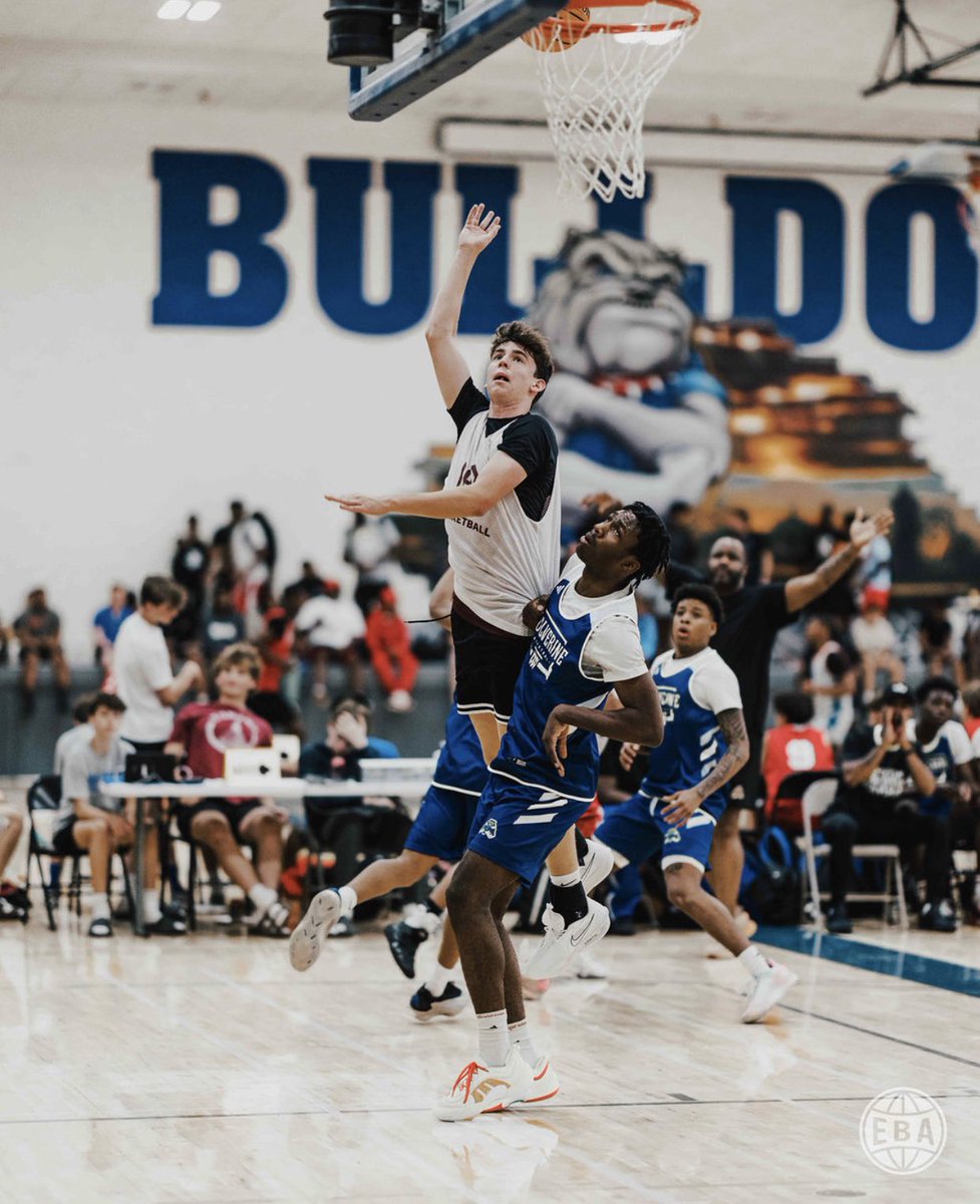 <a href="/Hayden_s23/">Hayden Schroeder</a> Jackson Snider <a href="/JacksonSnider35/">Jackson Snider</a> 
Height: 6’5
Class: 2027
AAU: Midwest Renegade NB 
⁃One of the toughest players in all of the state. Snider is very under the radar but look for that to change here soon after his performances during the live period. He was able to guard the