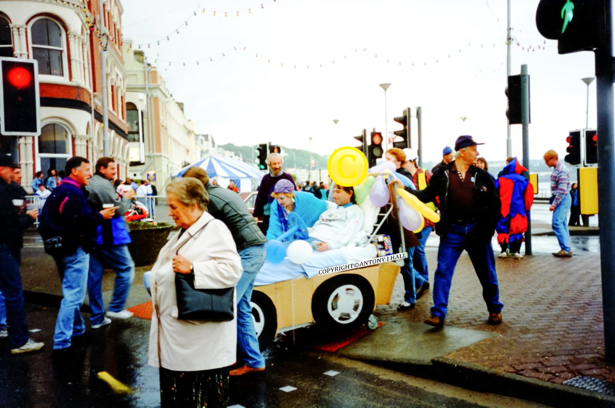 TTBONEGP (@ttbonegp) on Twitter photo William Joseph Dunlop O.B.E. M.B.E. on Douglas Promenade during a charity bed push at the 1995 Isle of Man TT🇮🇲
#JoeyDunlop #YerMaun #KingOfTheRoads William Joseph Dunlop O.B.E. M.B.E. on Douglas Promenade during a charity bed push at the 1995 Isle of Man TT🇮🇲
#JoeyDunlop #YerMaun #KingOfTheRoads