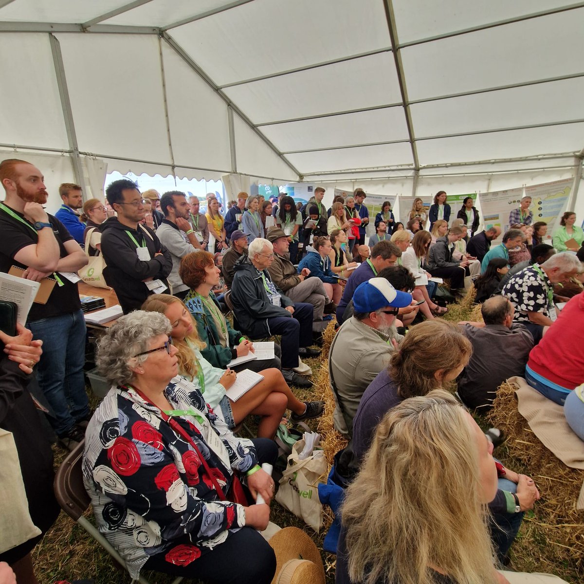 AFNnetwork's tweet image. #Groundswell25 What a day! A full (to bursting) house for Professor Tim Lang, an excellent Alternative Proteins session &amp; a lovely tea break.Lots more to come tomorrow starting at 9am with 🗳️How do we get voters to care about food systems transformation?☑️ tinyurl.com/2jnadcm5