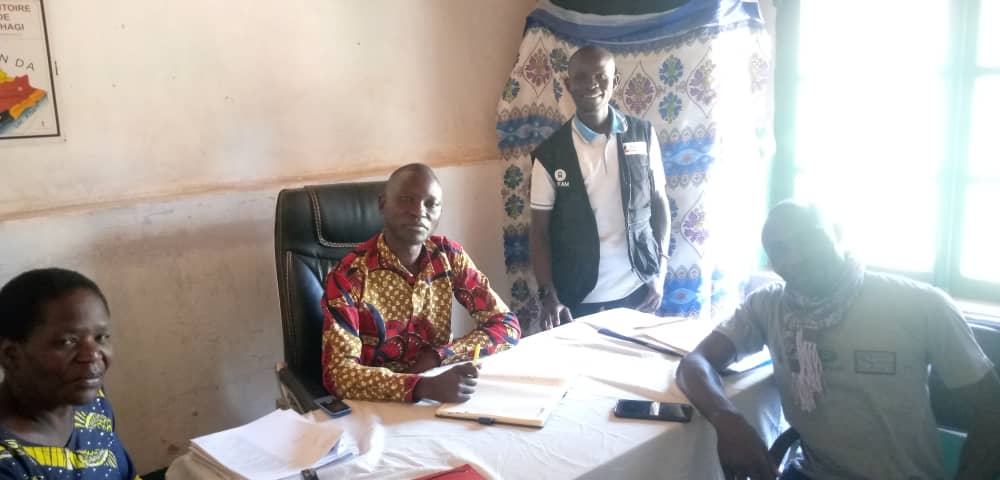 Présentation à l'AT Militaire de Mahagi les actv du 2e trim dans le cadre de suivi des recommandations issues de la recherche sur les causes profondes de l'insécurité alimentaire dans la zone de santé de Kambala Rimba, afin de solliciter leurs implications dans l'accompagnement