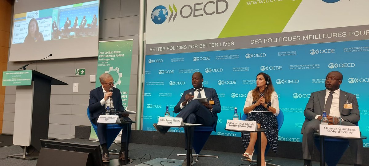 In occasione dell'<a href="/OECDgov/">OECD Governance</a> 2025 Global #PublicProcurement Forum, l'Ambasciatore Sabbatucci ha moderato la sessione dedicata all'Africa e al Medio Oriente, dedicata a riflettere su come gli appalti pubblici possano contribuire allo svilppo economico e sociale sostenibile della