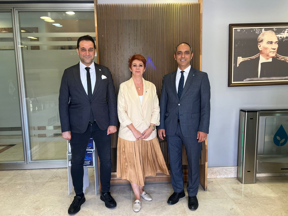 DEVA Partisi İstanbul (@istanbuldadeva) on Twitter photo DEVA Partisi
#Ankara İl Başkanı Sn.Elçin Gülören (@elcinguloren),
#Denizli İl Başkanı Sn.Bekir KIRAR (<a href="/bekirkirar20/">Bekir KIRAR</a> ) Ve
#İstanbul İl Başkanımız Sn.Ali Hakan AĞAOĞLU (<a href="/A_HakanAgaoglu/">Ali Hakan Ağaoğlu</a> )
📍Genel Merkez ziyaretlerinde bir araya geldiler.
#DevaYolu #birliktegüçlüyarınlara DEVA Partisi
#Ankara İl Başkanı Sn.Elçin Gülören (@elcinguloren),
#Denizli İl Başkanı Sn.Bekir KIRAR (<a href="/bekirkirar20/">Bekir KIRAR</a> ) Ve
#İstanbul İl Başkanımız Sn.Ali Hakan AĞAOĞLU (<a href="/A_HakanAgaoglu/">Ali Hakan Ağaoğlu</a> )
📍Genel Merkez ziyaretlerinde bir araya geldiler.
#DevaYolu #birliktegüçlüyarınlara