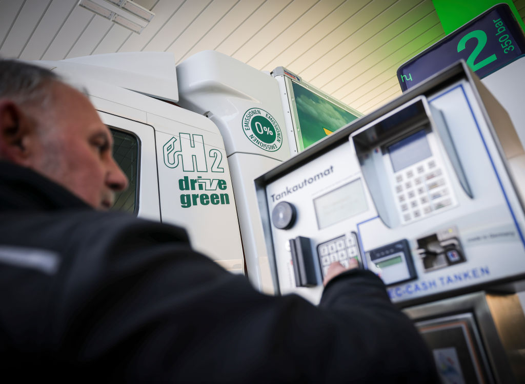 Euractiv (@euractiv) on Twitter photo Hydrogen mobility is ‘strategic imperative’ for EU, new alliance says dlvr.it/TLhNjV Hydrogen mobility is ‘strategic imperative’ for EU, new alliance says dlvr.it/TLhNjV