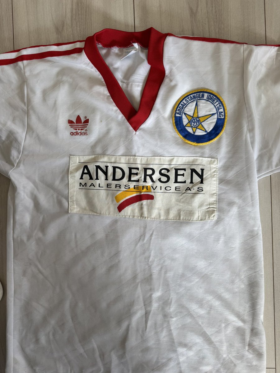 Mamma fann fotballdraktene mine. Detta e ein klassikar🤩⚽️