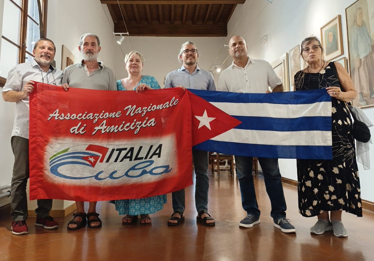 GHNordelo5's tweet photo. Hoy en la alcaldía de la ciudad italiana de Empoli, provincia de Florencia, se habló de los #CDRCuba,  del bloqueo, de la solidaridad, y de la resistencia heroica del pueblo cubano.  #Cuba #CDRCuba #TumbaElBloqueo https://t.co/xPl10UIIvF