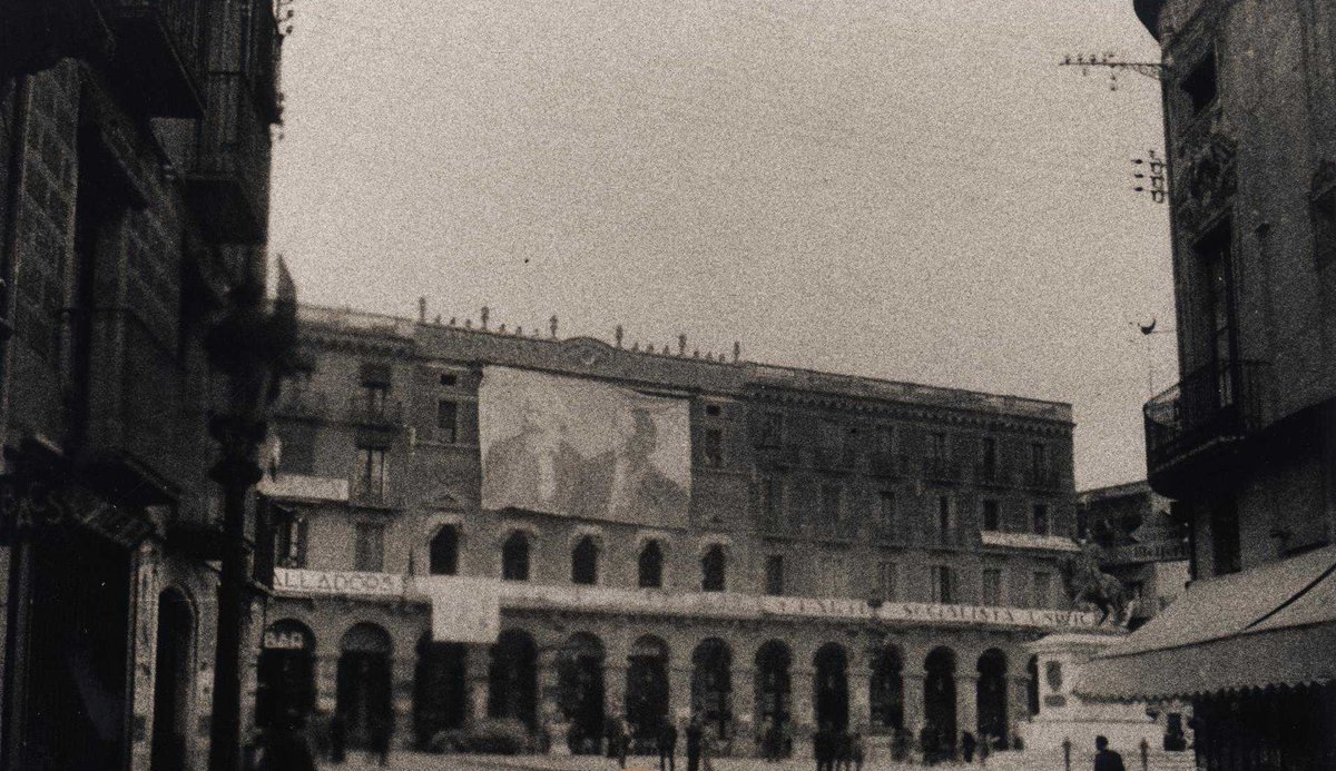 Marx i Lenin a la Plaça del Prim (Reus), 1936.
Algun dia hi tornaran.