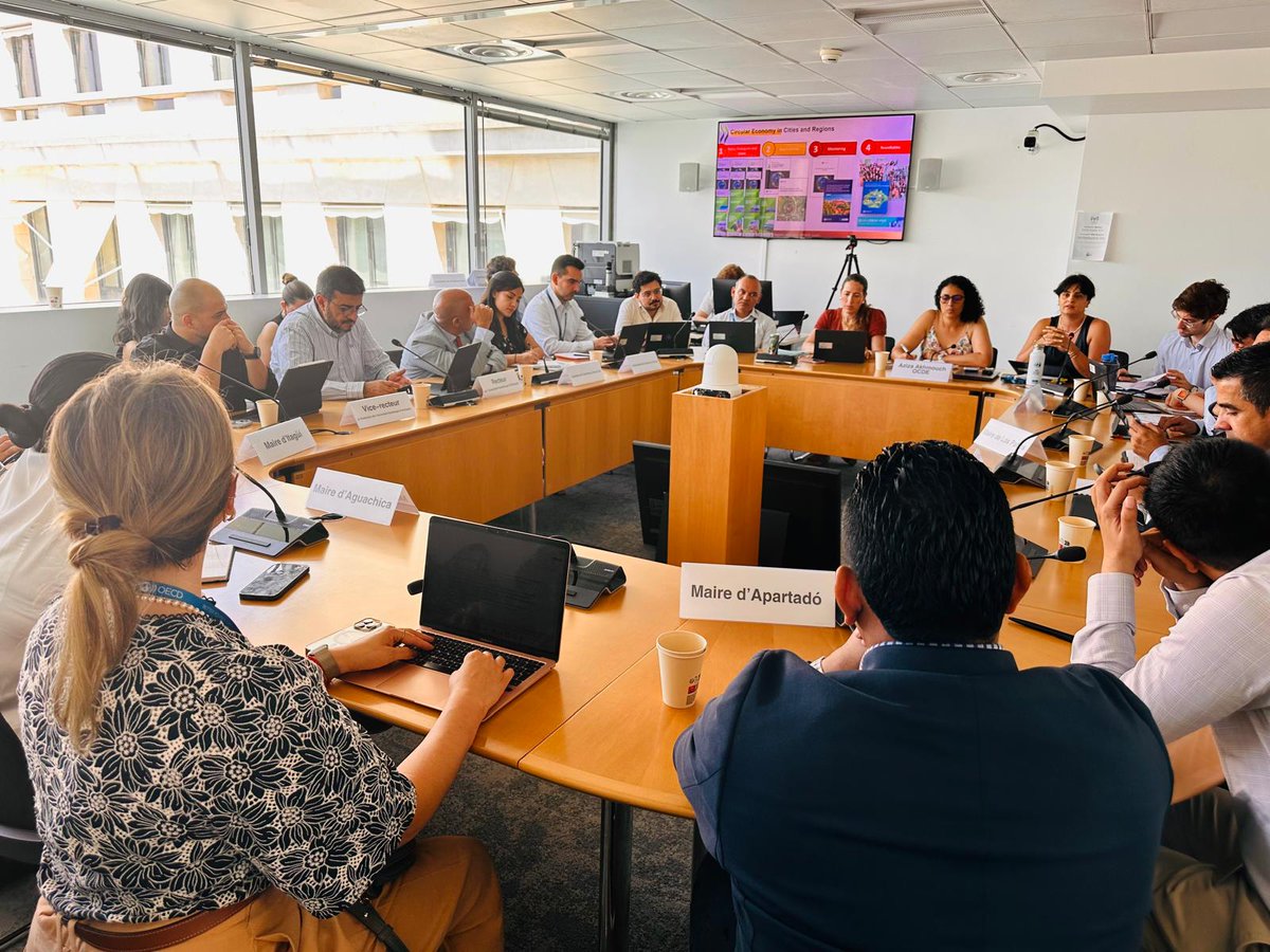 Misión Permanente de Colombia ante la OCDE tweet media