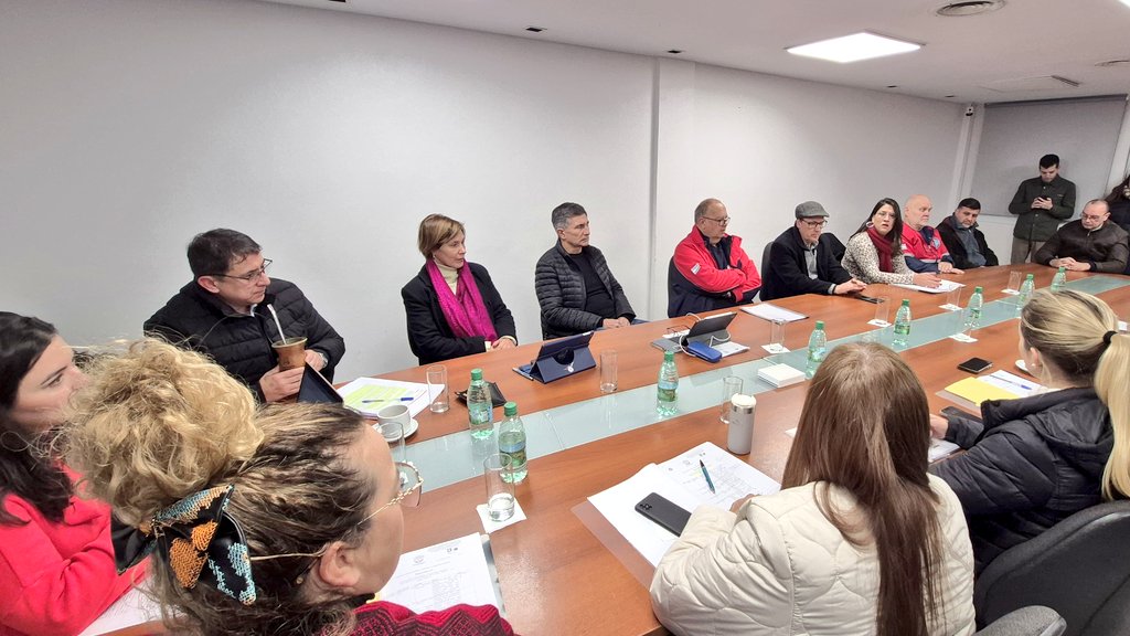 Más derechos para quienes eligen servir con coraje

La Comisión de Legislación dio dictamen favorable al proyecto que amplía los beneficios para los bomberos voluntarios de Misiones.

Cobertura social, seguros, pensiones, retiro, licencias laborales y exenciones.