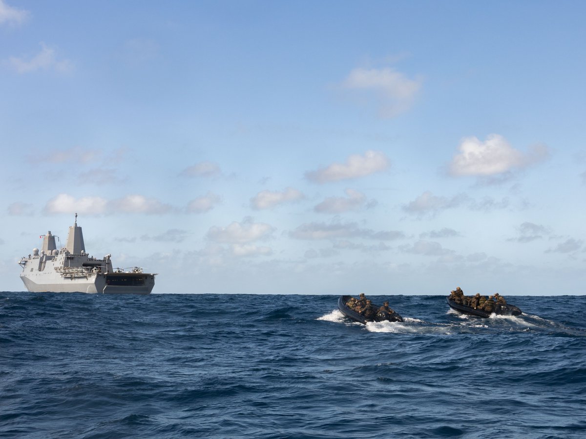 31stMeu's tweet image. 馃搷Coral Sea, June 25, 2025.
U.S. Marines with BLT 1/7, 31st MEU, conducted launch and recovery drills aboard the USS San Diego to improve amphibious raid capabilities and sustain skills.
(@USMC 馃摲 by Lance Cpl. Trevor BishopWilliams)
@USNavy
@INDOPACOM
@DeptofDefense