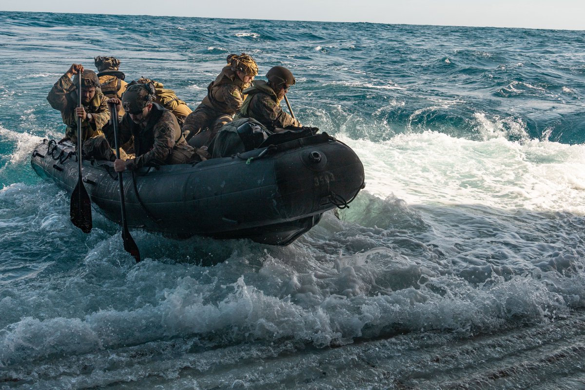 31stMeu's tweet image. 馃搷Coral Sea, June 25, 2025.
U.S. Marines with BLT 1/7, 31st MEU, conducted launch and recovery drills aboard the USS San Diego to improve amphibious raid capabilities and sustain skills.
(@USMC 馃摲 by Lance Cpl. Trevor BishopWilliams)
@USNavy
@INDOPACOM
@DeptofDefense