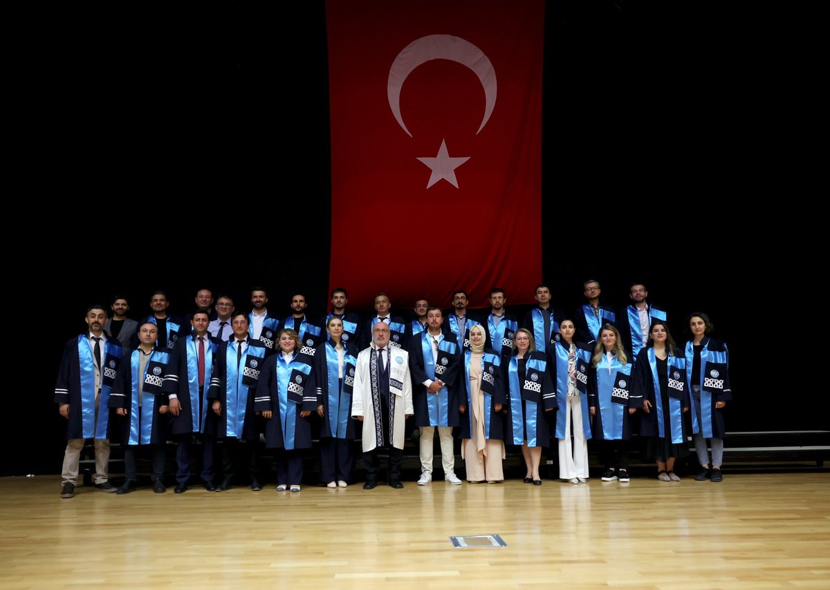 Üniversitemiz Mühendislik, Mimarlık ve Tasarım Fakültemizin [<a href="/kayummtf/">KAYÜ Mühendislik Mimarlık ve Tasarım Fakültesi</a>] Mezuniyet ve Şed Kuşanma Törenine katıldık. Mezunlarımıza bir ömür boyu sağlıklı, mutlu ve hayırlı bir hayat diliyorum.🇹🇷

Biz bir ve beraber olarak tüm öğrencilerimiz, mezunlarımız, akademik ve idari