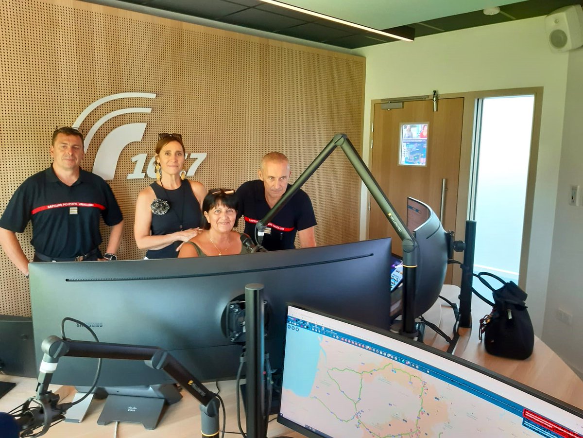 SDIS de Vaucluse-84 (@sdis84) on Twitter photo En cette période de #canicule et #risquefeuxdeforet des spots de #prevention ont été enregistrés grâce à <a href="/Radio1077/">Radio VINCI Autoroutes</a> pr vs donner les bons conseils à suivre tout au long de votre trajet. Un grand merci pour son aide et son accueil au studio ! <a href="/VINCIAutoroutes/">VINCI Autoroutes</a> En cette période de #canicule et #risquefeuxdeforet des spots de #prevention ont été enregistrés grâce à <a href="/Radio1077/">Radio VINCI Autoroutes</a> pr vs donner les bons conseils à suivre tout au long de votre trajet. Un grand merci pour son aide et son accueil au studio ! <a href="/VINCIAutoroutes/">VINCI Autoroutes</a>