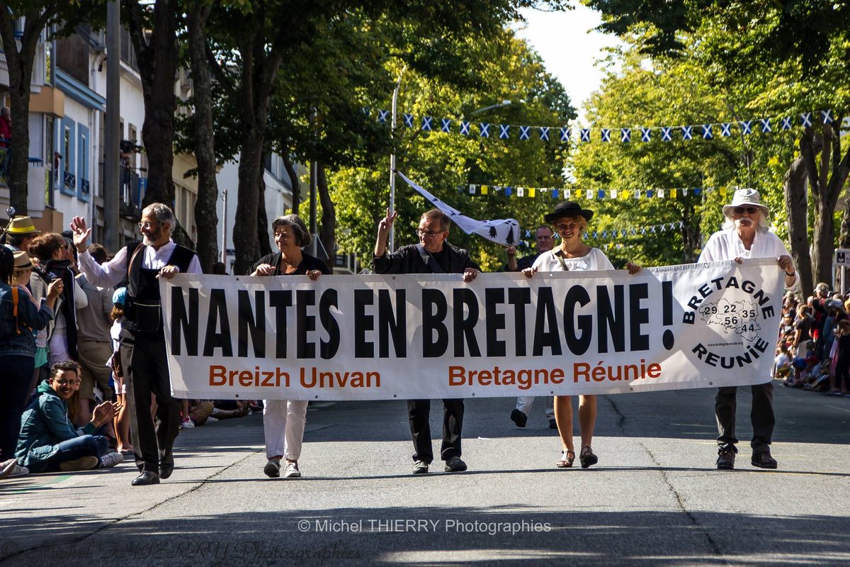 Kevre Breizh, gant <a href="/bretagnereunie/">Bretagne Réunie 💯</a>, a souten ar stourm reizh evit #adunanidigezh #Breizh.
@FESTIVALLORIENT, perak nac'hiñ e 2025 e vije eus giton an adunanidigezh e-kerzh an dibunadeg vras, hag hemañ degemeret atav eus ar gwellañ gant an dud bep ploaz?
<a href="/OuestFrance_56/">Ouest-France 56</a>