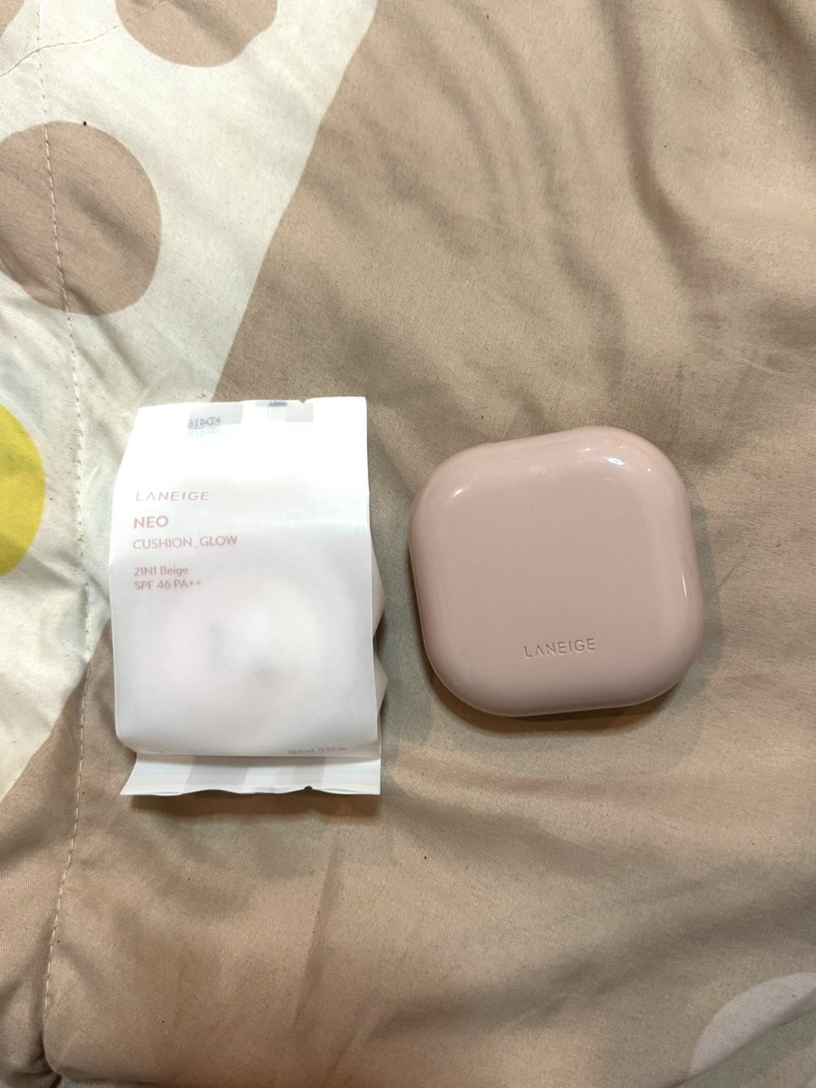 AMdefoxy's tweet photo. ส่งต่อคุชชั่น laneige สูตรโกล์ว เบอร์ 21n ซื้อมาจากช้อป 1200 ใช้ไปแค่ 2 ครั้งค่ะ เพราะใช้ไม่ทัน มีรีฟิลแถมมาให้ มีกล่องให้ค่ะ ส่งต่อ 600 รส ค่ะ #ส่งต่อlaneige #laneigethailand #ส่งต่อสกินเเคร์ #ส่งต่อเครื่องสำอางค์ #ส่งต่อคสอ #ส่งต่อเครื่องสําอาง #ส่งต่อสกินเเคร์มือ2 https://t.co/RD8FPbh7fe