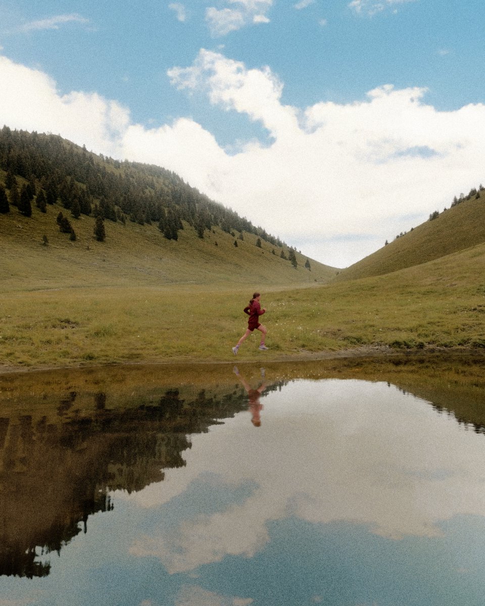 She runs where the wind forgets its name.
Where the valley opens wide like a held breath.
No path. No noise. Just motion and the freedom to follow it.

Freedom hits different on the trail. Where does it find you?

Peak Performance