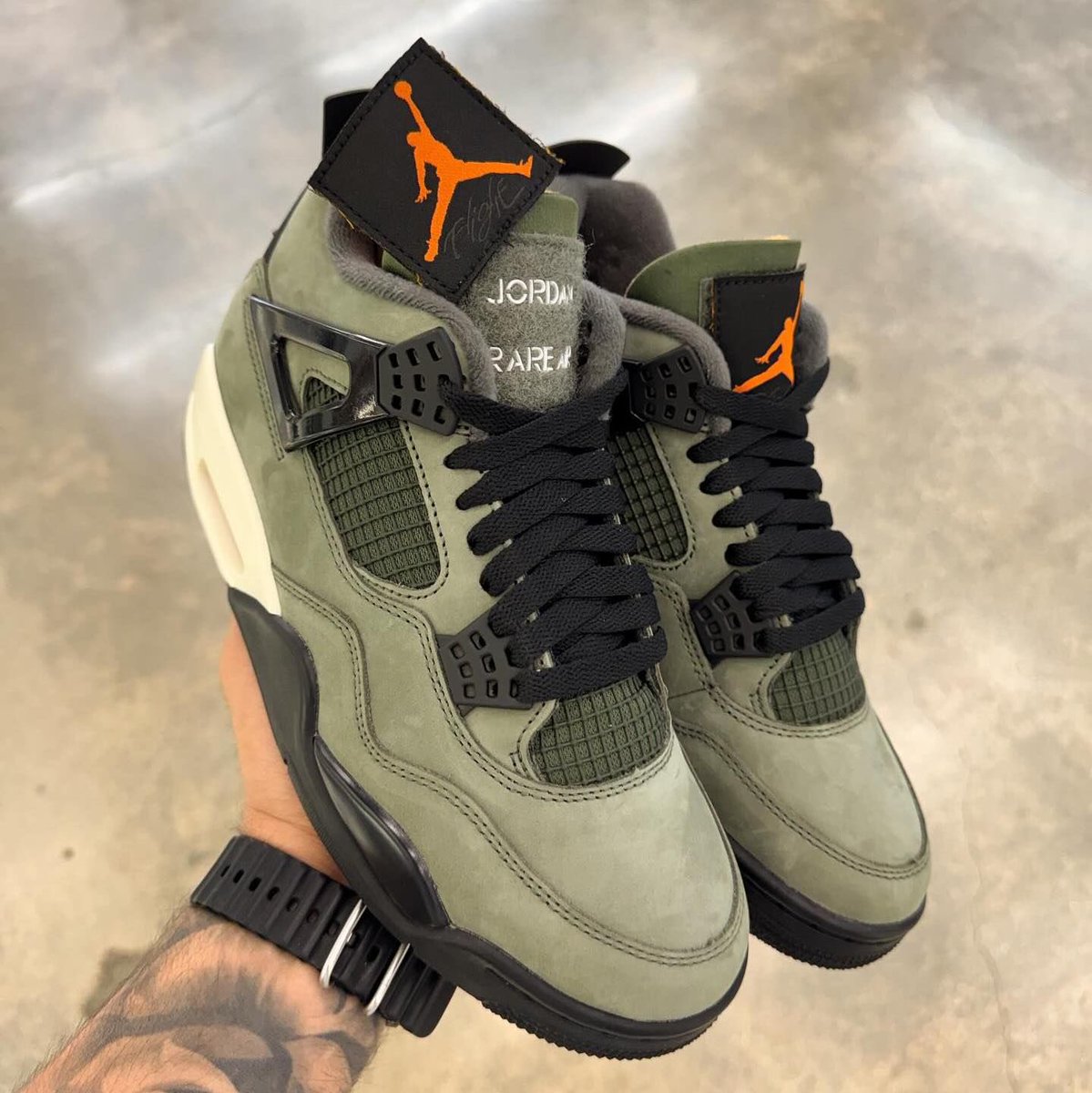 Undefeated x Nike Air Jordan 4 🪖

• $230 USD
• August 28th