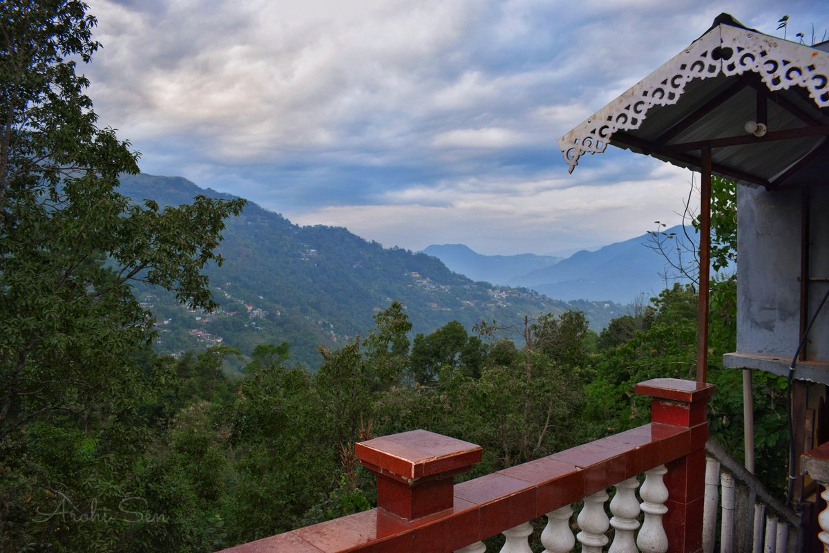 _arohi_sen's tweet photo. Beautiful northeast 💓
@Pindle_India @ThePhotoHour @NatGeoTravel @NikonIndia #nature #NaturePhotography #landscapephotography #landscape #flower #Peace #flowerphotography #mountain #photooftheday #sky #beautyofnature #keepmountainsclean #Photography #travelphotography #Travel https://t.co/0awdpB0Ku3