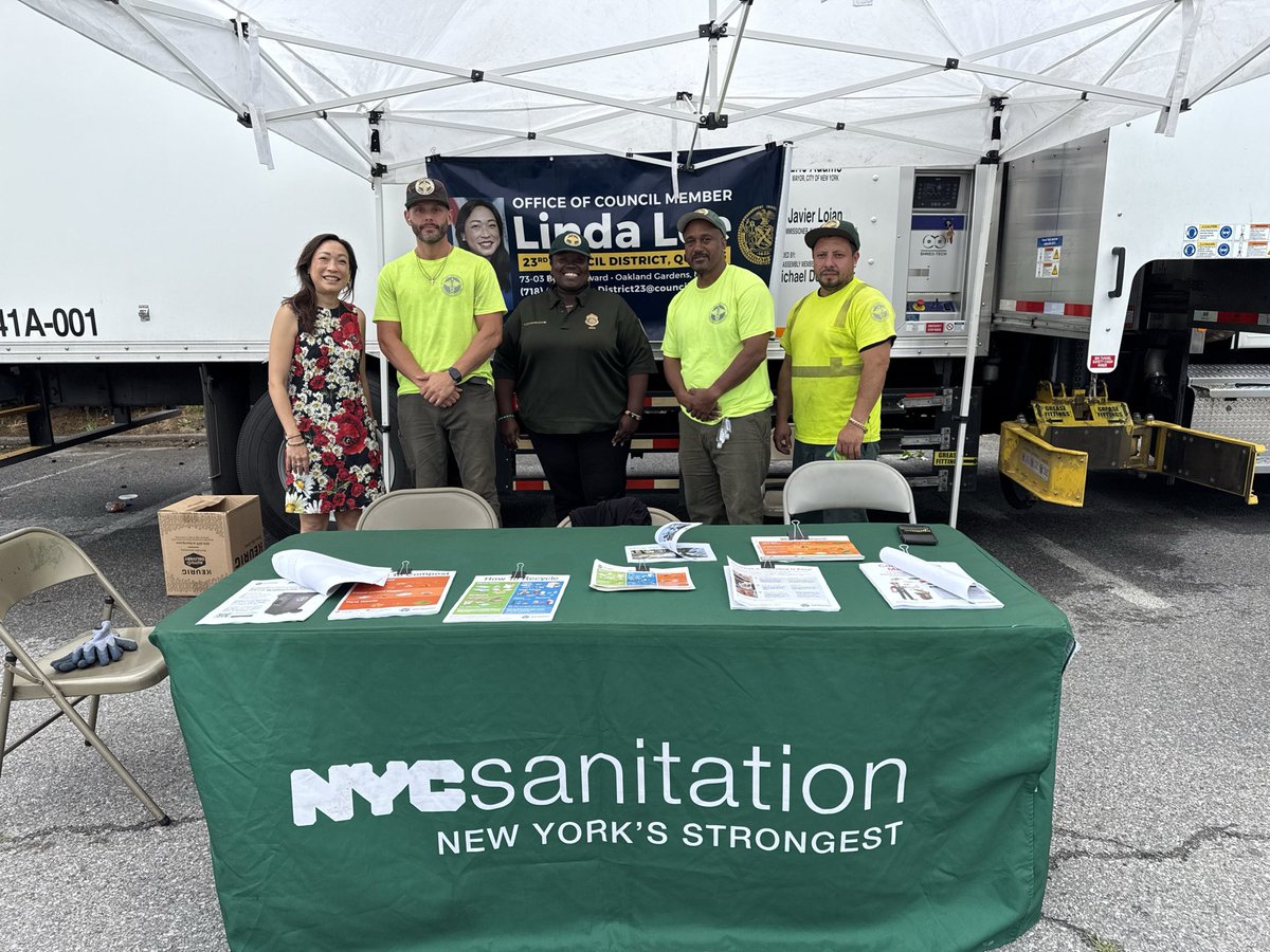 CMLindaLee's tweet image. Shredding is back in District 23! Stop by Cunningham Park to have your papers, bills, and sensitive documents discarded. The truck will be at the Cunningham Park lot off of Union Turnpike until 12PM!
