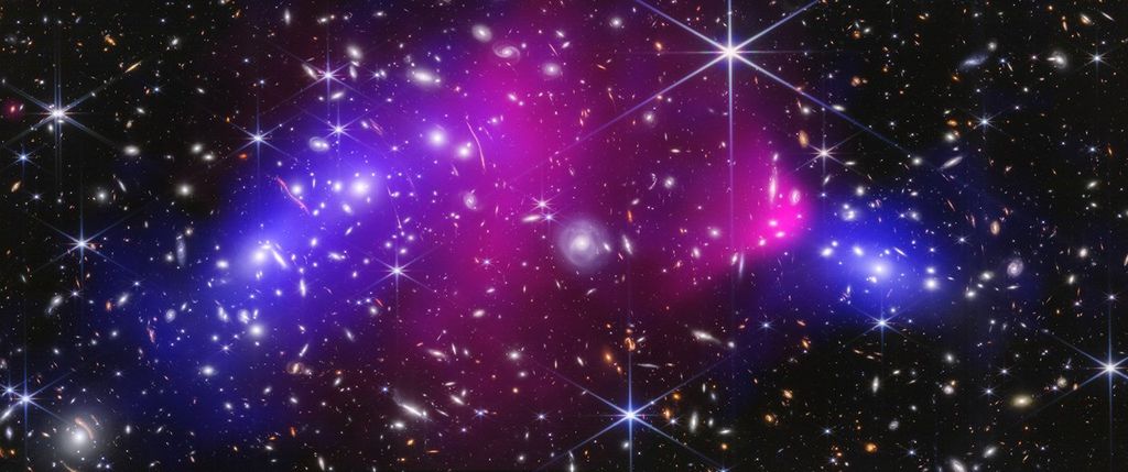 0infinitycosmos's tweet photo. NASA’s Webb Telescope just delivered the most detailed look yet at the Bullet Cluster — revealing how dark matter behaves during galaxy collisions. 👀🌌
More: https://t.co/jMvTjUPSeG
#JamesWebb #BulletCluster #DarkMatter #Astrophysics https://t.co/GYGvmkoy6c