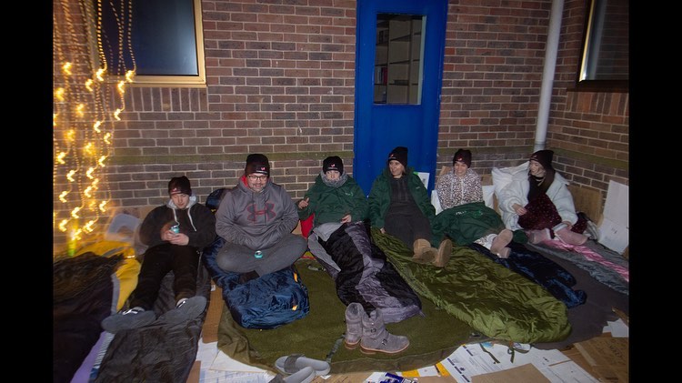 🌙 #ThrowbackThursday to November 2021 to that unforgettable night under the stars! 🛏️

Our incredible team swapped desks for sleeping bags and camped out in the office courtyard to raise money and awareness for an amazing cause ⭐

#sleptoutdoors #TeamSpirit #collaboration