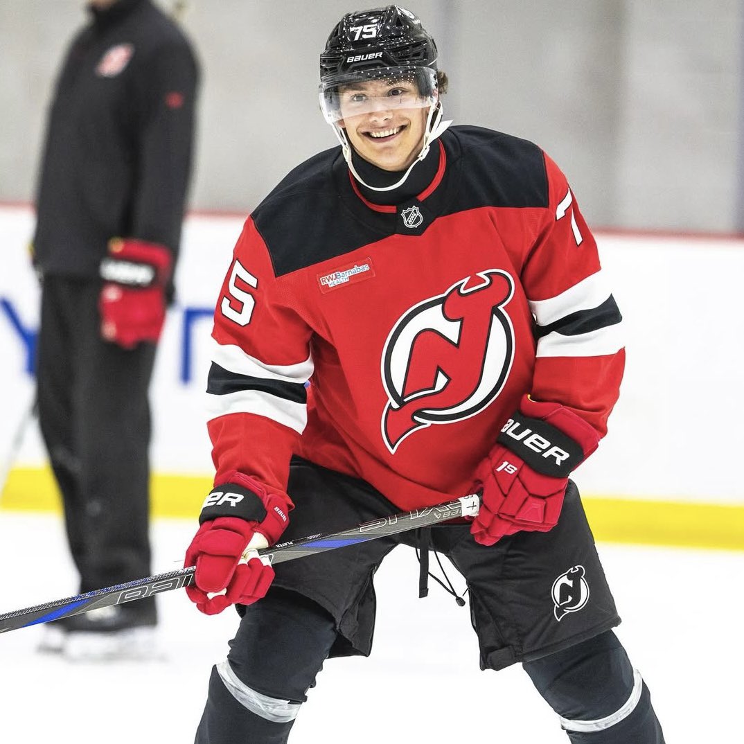 Supreme 1S glove sighting at Devils’ development camp. 

These are being worn by <a href="/UNHMHOCKEY/">UNH Men's Hockey</a> defenseman and New Jersey native, Josh Player.

📸:<a href="/NJDevils/">New Jersey Devils</a> | #NJDevils