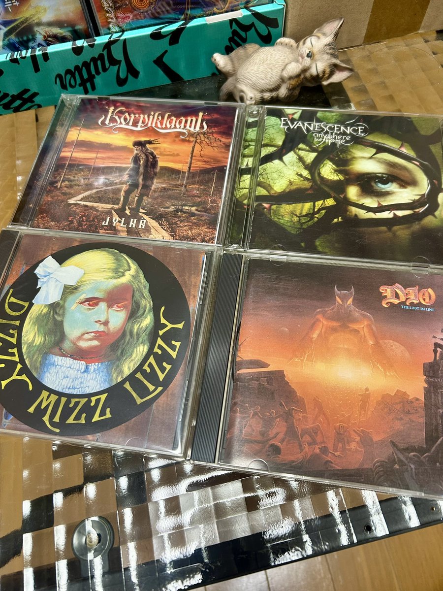 DreamCh24621504's tweet photo. Hi, guys.
I listened to these CDs on July 2nd, 2025.

Jylhä / Korpiklaani🇫🇮
#SamuliMikkonen

Anywhere but Home / Evanescence🇺🇸
#RockyGray

Dizzy Mizz Lizzy / Dizzy Mizz Lizzy🇩🇰
#TimChristensen

The Last in Line / Dio🇺🇸

I had a blackout today.
I was involved in hell of a mess. https://t.co/j3LOXuqYWT