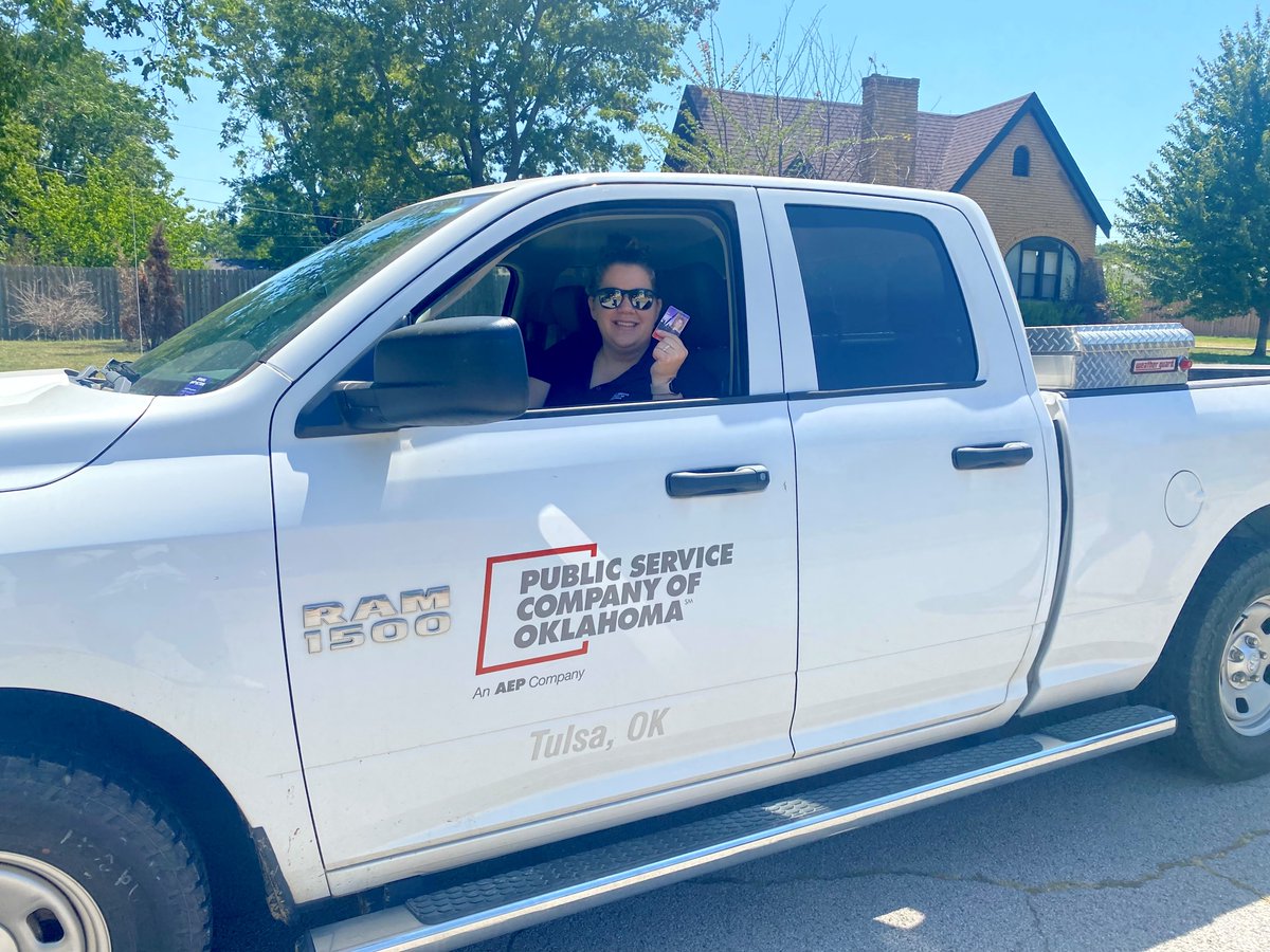 PSOklahoma's tweet image. We’re committed to protecting our customers from scammers. PSO employees carry photo ID; drive clearly marked vehicles; and never do door-to-door marketing. To verify a PSO ticket or report a scam, call us at 833-PSO-POWR. #PSOklahoma