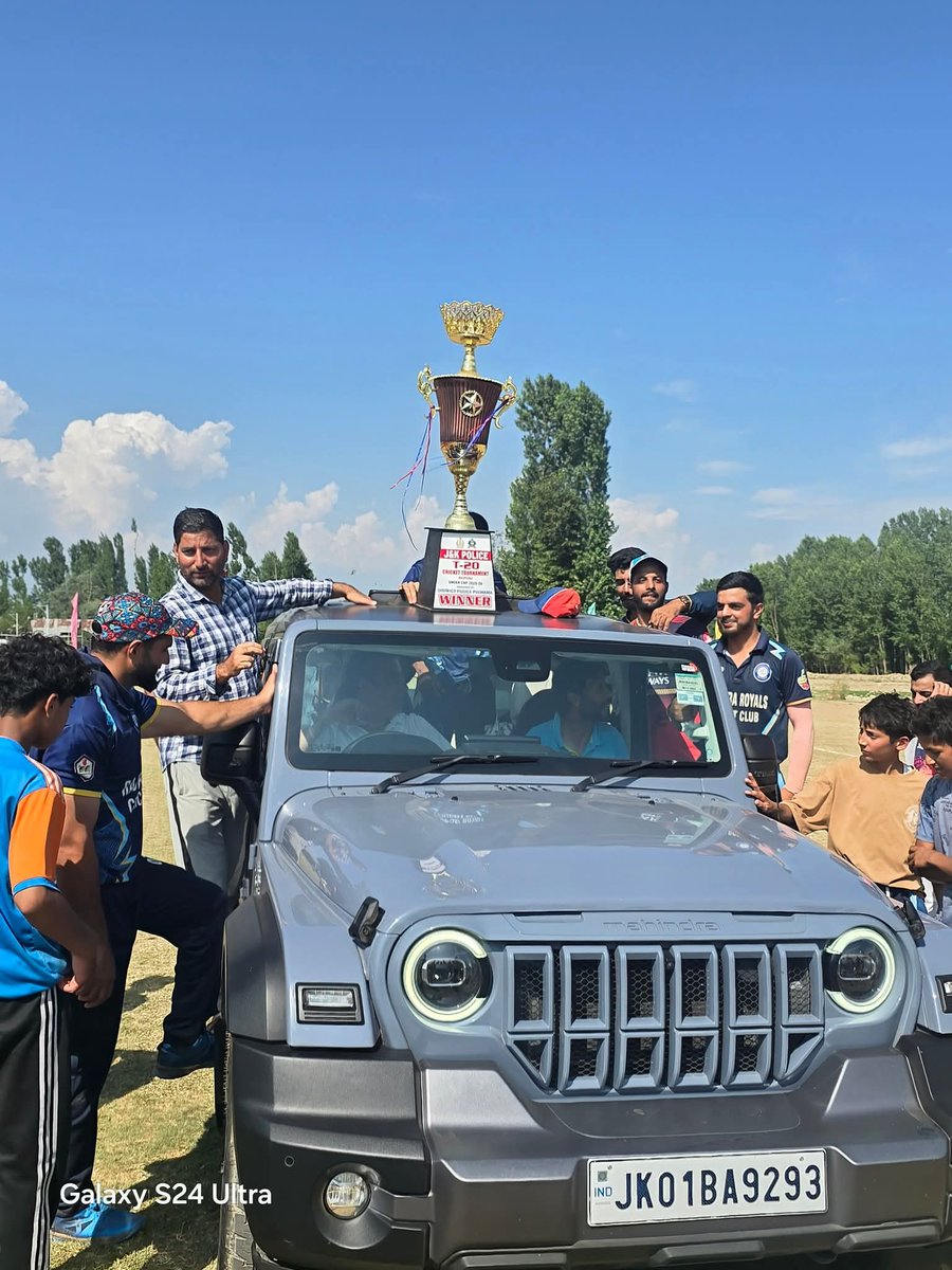 JaveedBhatNC's tweet photo. 🏆 Jeetne wali team ko mubarakbad!  zabardast performance jeet haasil ki RRC Rajpors👏team 2  par rahi unka bhi game lajawab tha next time best of luck! RCC Rahmoo
💪 Khiladi jitne ya haarne se nahi jazbe se pehchane jaate hain Salute to all players! 🙌 #Sportsmanship #Respect https://t.co/NYAt6khhEe