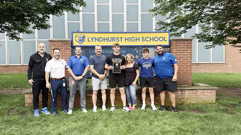 Shawn Bellenger named 2025 Jim Hague Male Athlete of the Year theobserver.com/2025/07/02/sha…