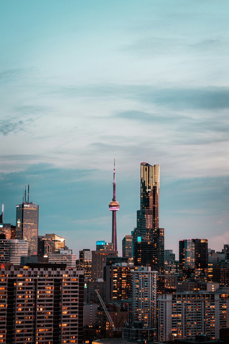 Special Section on HIV, Health, and Black Canadian Communities #cjph_rcsp Integrating Afrocentric praxis in IPV and HIV care for African, Caribbean, and Black women: Navigating disclosure and access to services (Gichuki et al.) link.springer.com/article/10.172…
📸:Juan Rojas on Unsplash