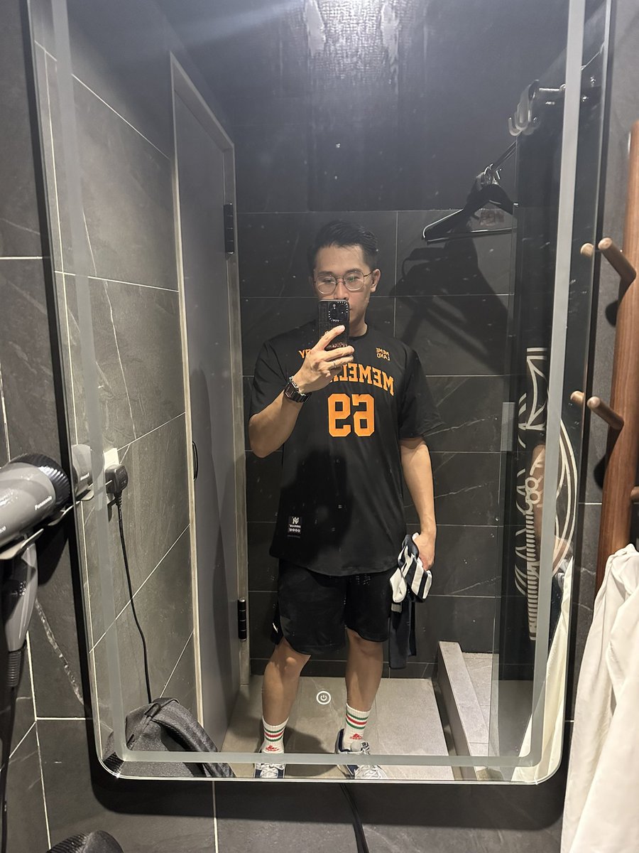 hennessylee's tweet photo. Day Day Leg Day
#dontskip #legday #everyday
@Memeland is boring
Since when @852Captainz has become a sports team?
Basketball games from once a month to once a week…going to gym for better strength and stamina in the games…
Cls… https://t.co/qBtHTH2lm6