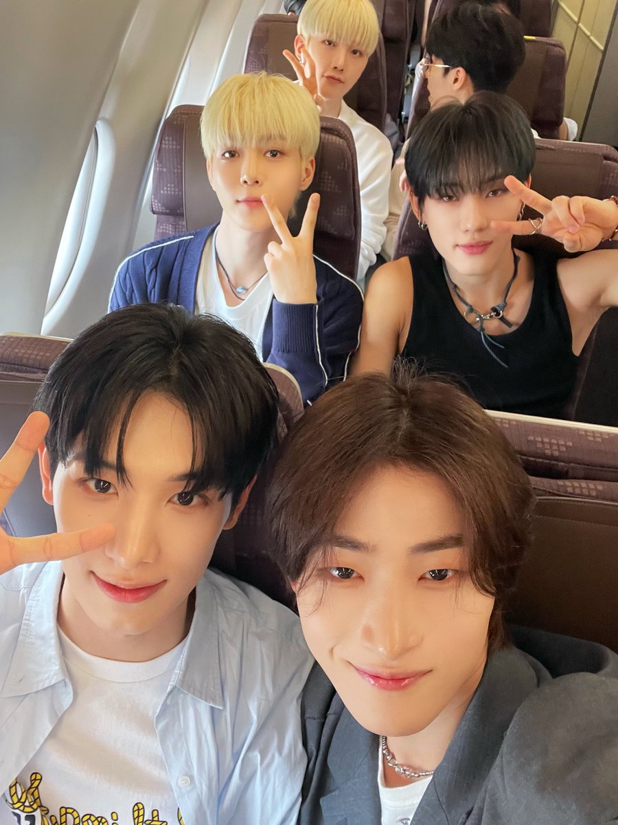 at_ALL_H_OURS's tweet photo. [#건호] 
조유민들레씨앗차가습기러기차도로다니면위험해바라기씨앗호떡볶이만원숭이 

생축 생축 생축 생축 생축 생축 생축 ~~~~~~~~~~~~~~~

#ALL_H_OURS #올아워즈
#KUNHO #건호 https://t.co/pXTrQQ6aAj